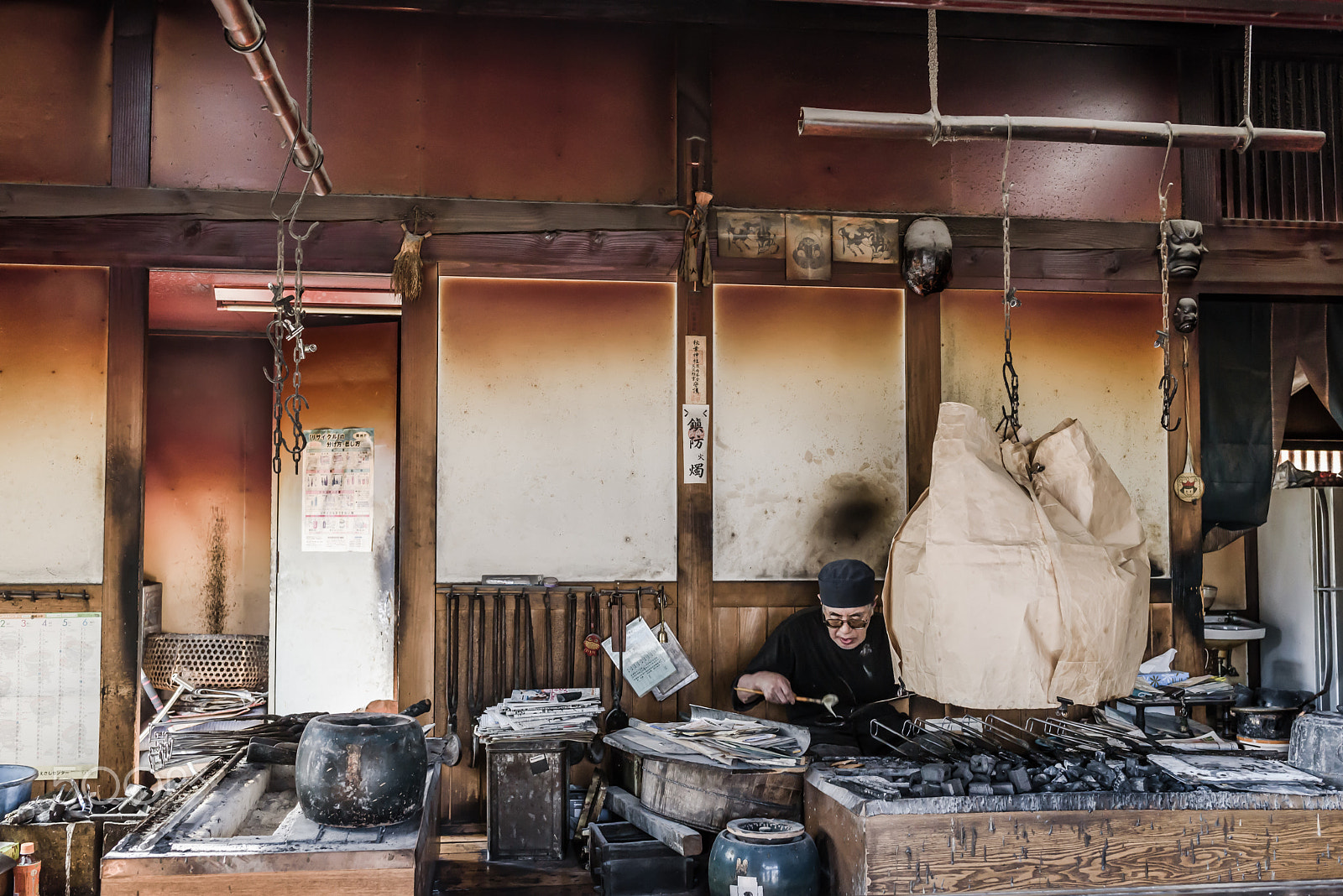 AF-S Nikkor 35mm f/1.8G sample photo. Long-established rice cracker shop photography