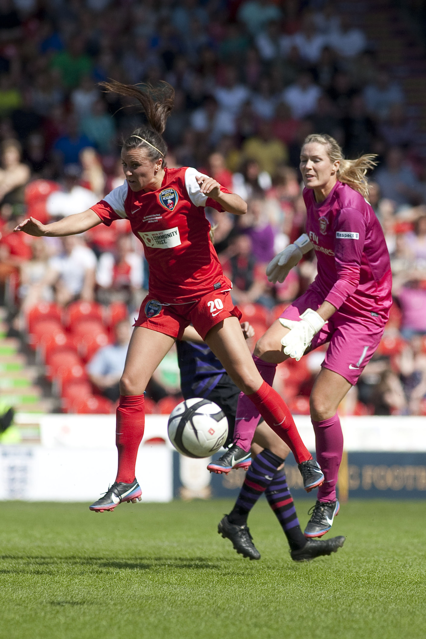 Canon EOS-1D Mark III + Canon EF 200mm f/1.8L sample photo. Natasha harding (bristol) with emma byrne (arsenal)
 - arsenal ladies vs bristol academy - fa... photography