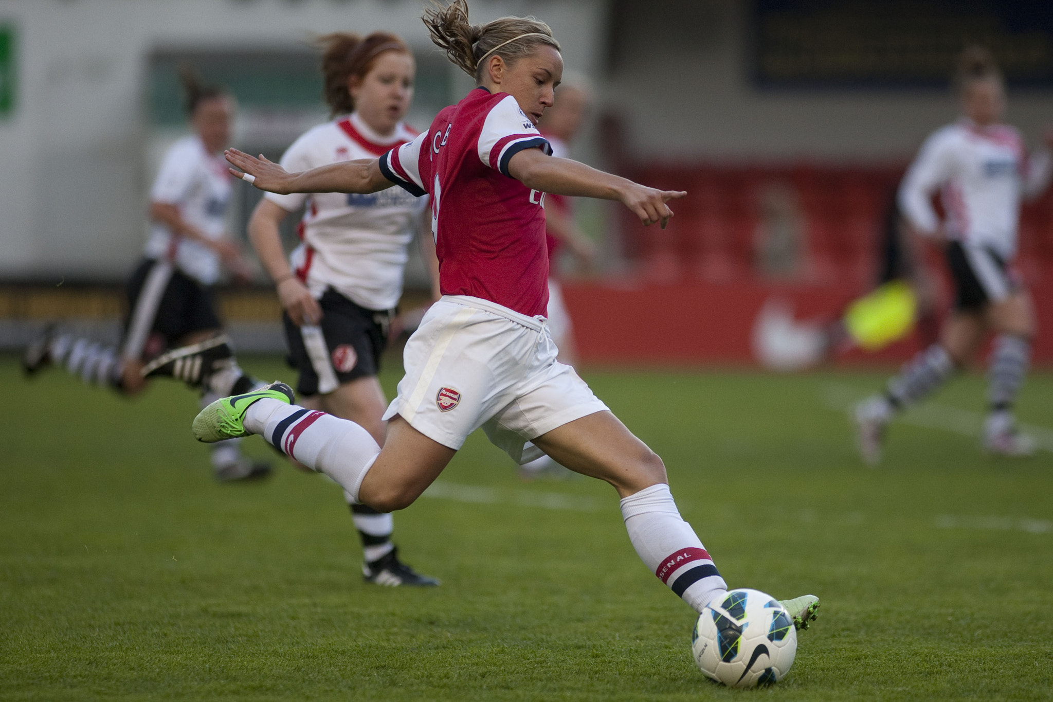 Canon EF 200mm f/1.8L sample photo. Jordan nobbs (arsenal) shoots...
 - lincoln ladies vs arsenal ladies - fa womens super league... photography