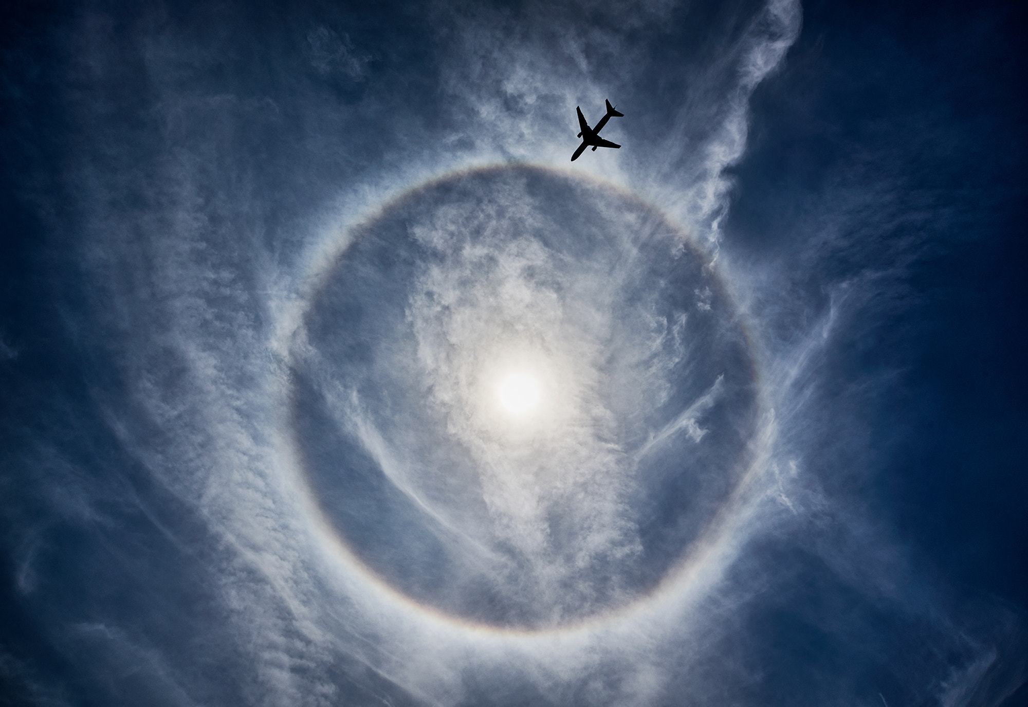 16-35mm F2.8 G SSM II sample photo. Solar halo photography