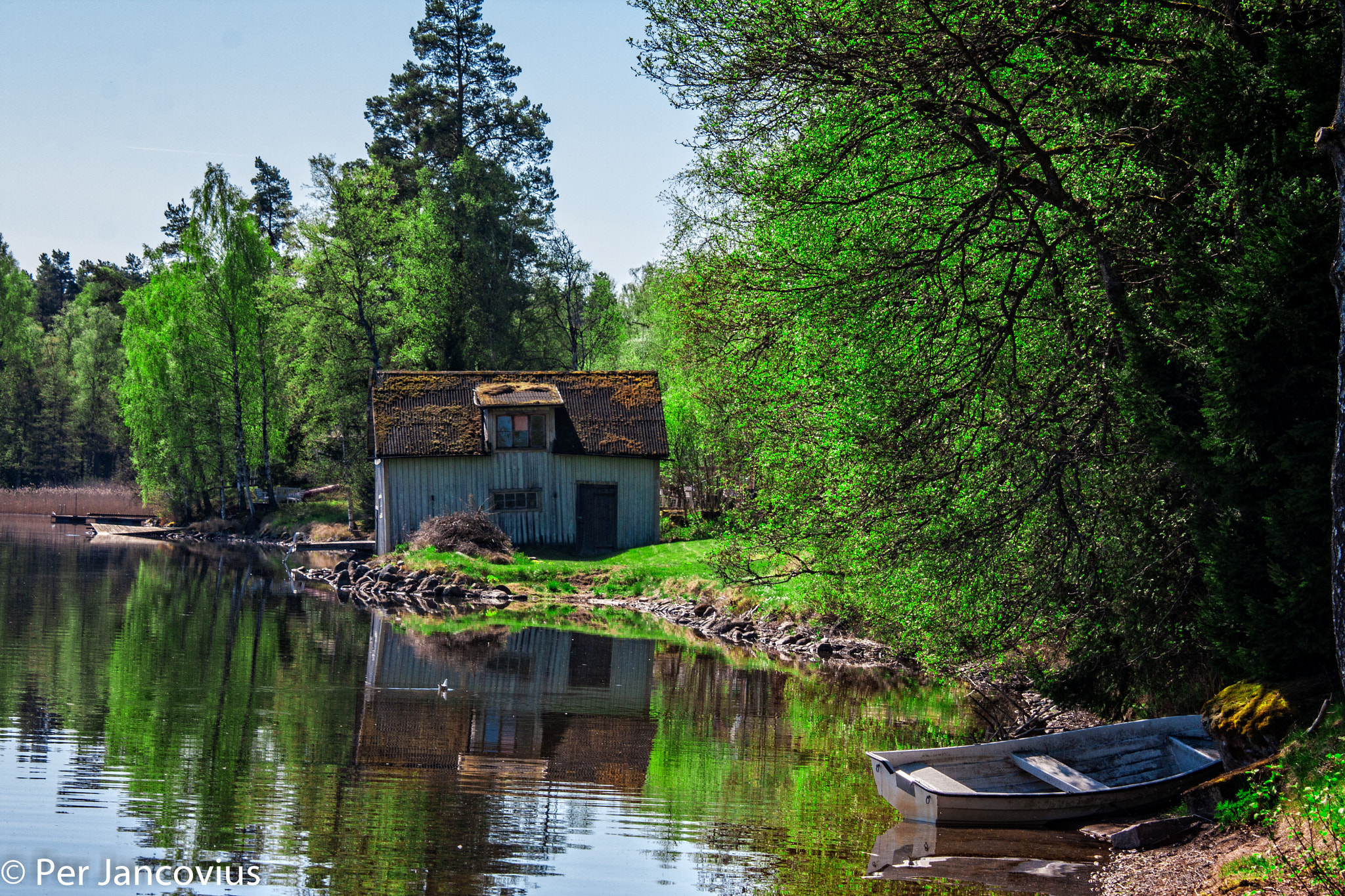 Canon EOS 40D sample photo. Old house at lake vallsjön photography