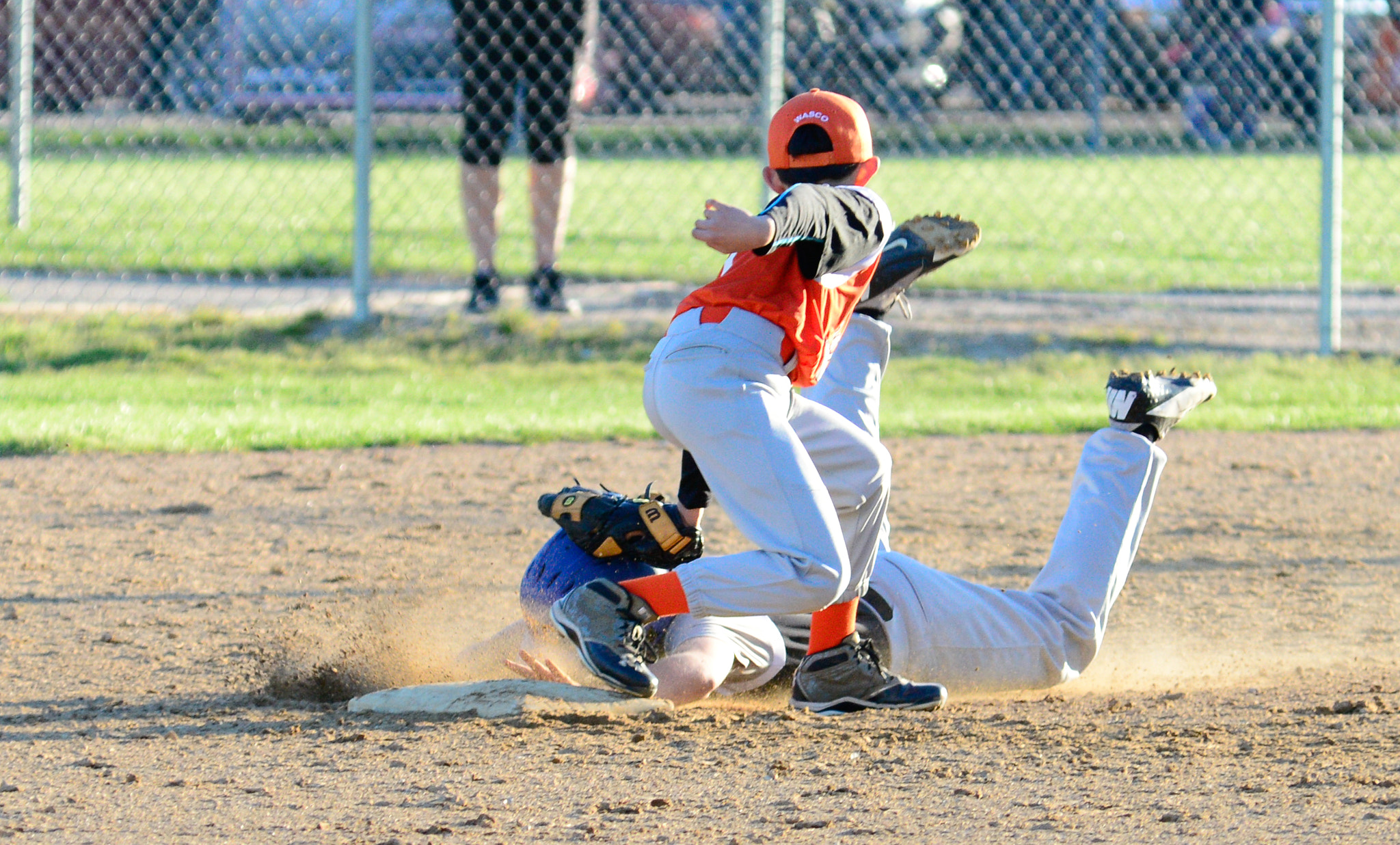 Nikon AF-Nikkor 80-200mm F2.8D ED sample photo. Head slide to second base photography
