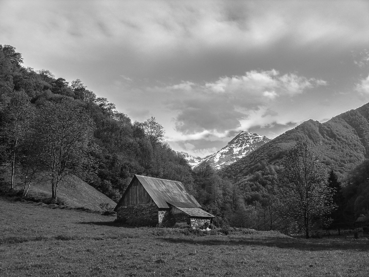 Sony DSC-P92 sample photo. Ariège, pyrénées, france photography