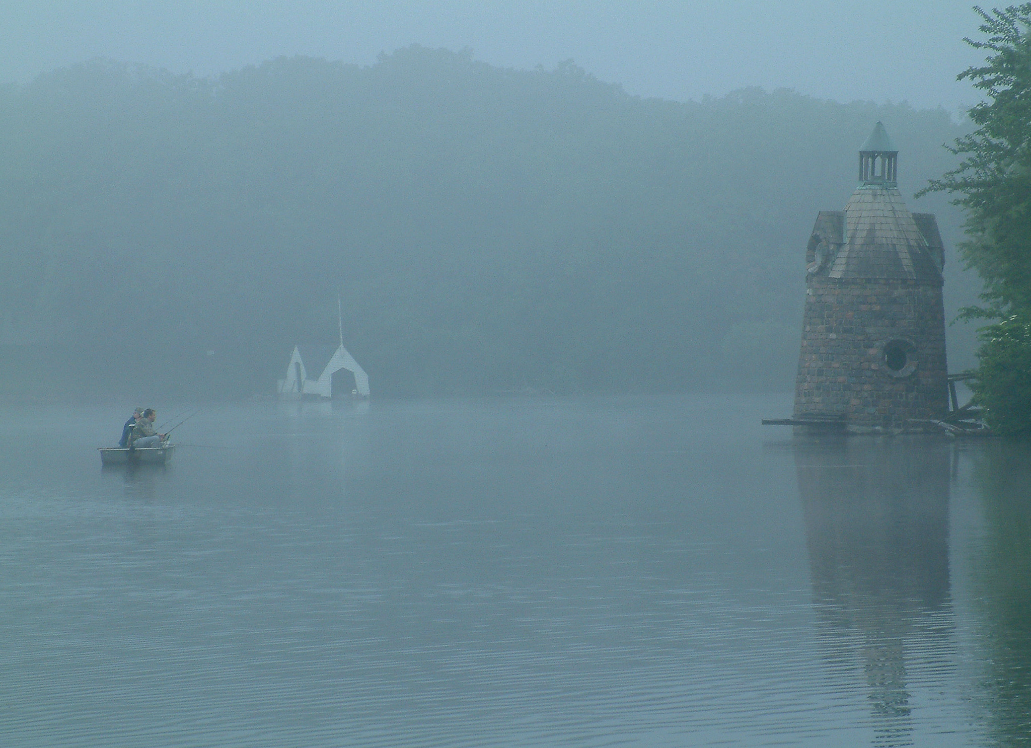 Fujifilm FinePix S602 ZOOM sample photo. Countryside fog and lighthouse photography