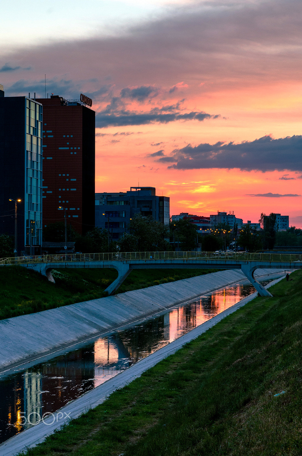 Tamron SP 24-70mm F2.8 Di VC USD sample photo. Urban sunset photography