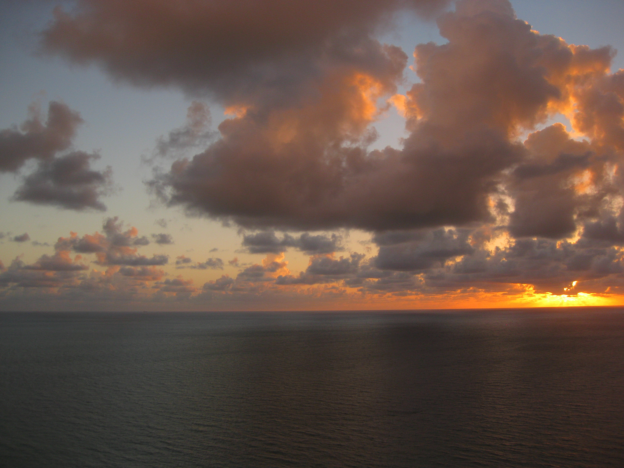 Canon PowerShot SD770 IS (Digital IXUS 85 IS / IXY Digital 25 IS) sample photo. Atardecer photography