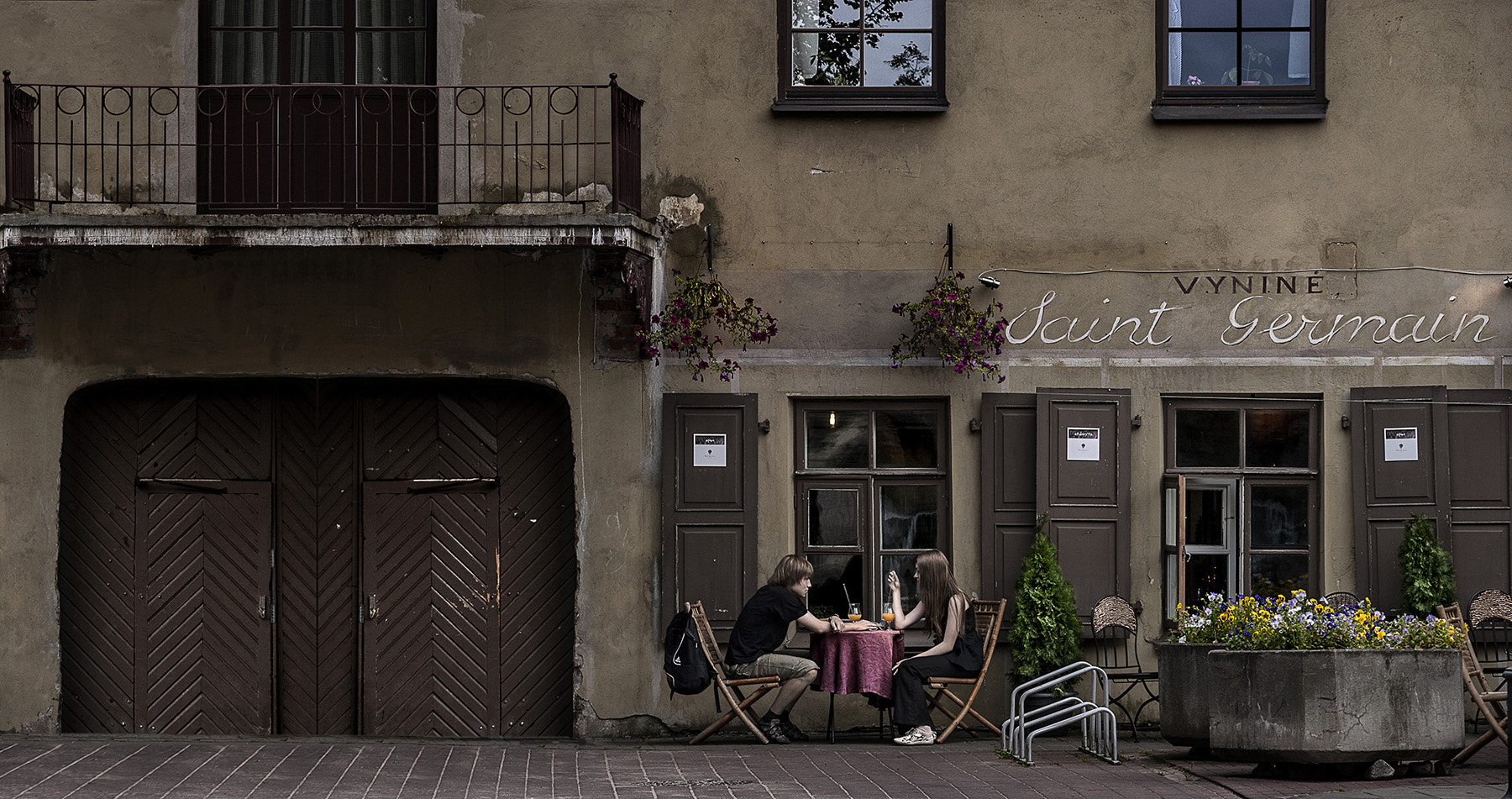 Sigma 50-150mm F2.8 EX APO DC HSM sample photo. In the old city photography