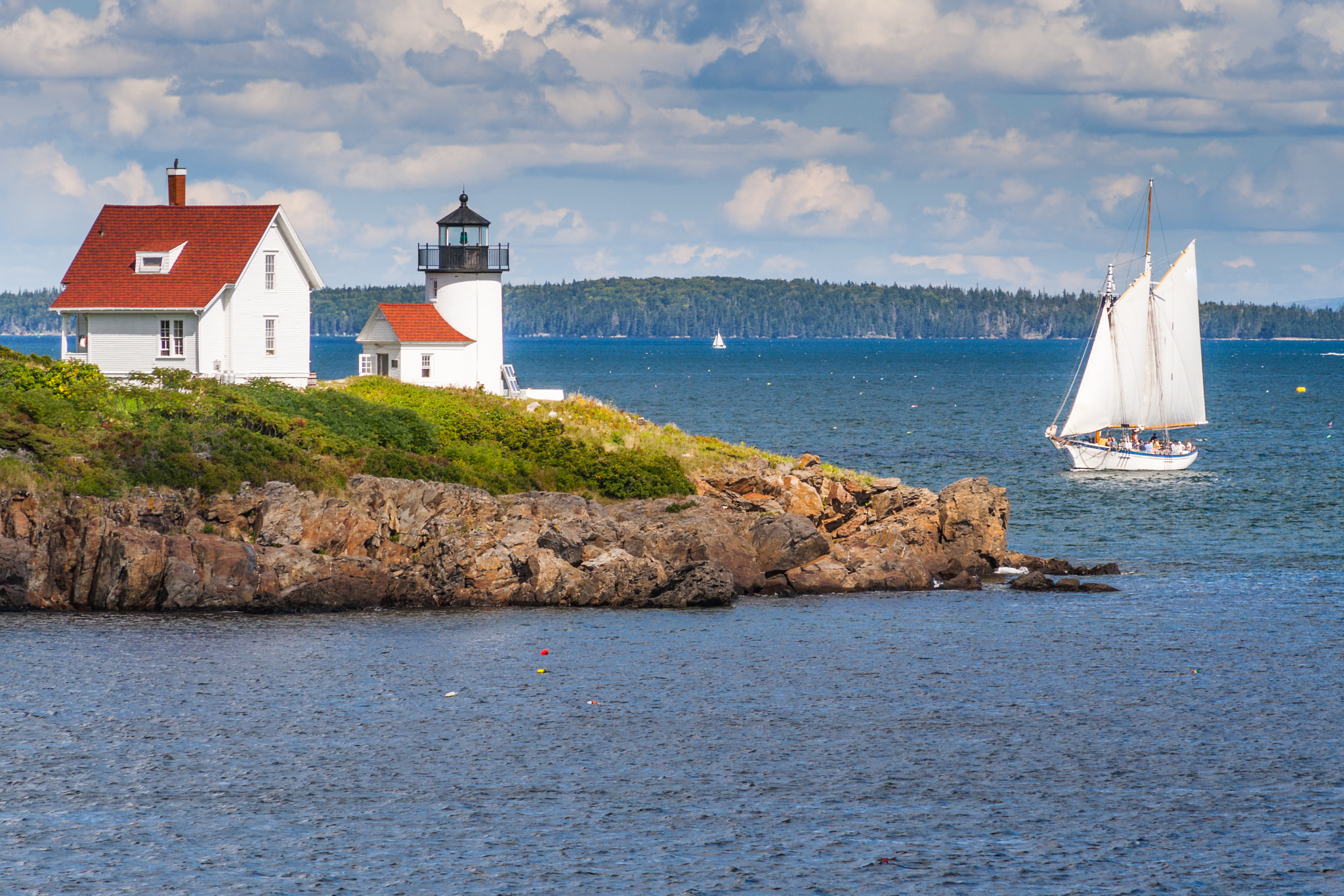 Canon EF 75-300mm f/4-5.6 USM sample photo. Me-camden-curtis island light photography