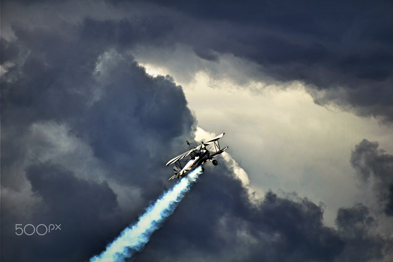 Canon EF 80-200mm F4.5-5.6 II sample photo. Through the portal photography