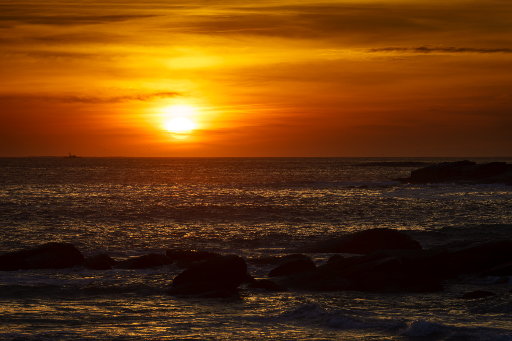 Sony 70-300mm F4.5-5.6 G SSM sample photo. El placer de navegar al atardecer photography