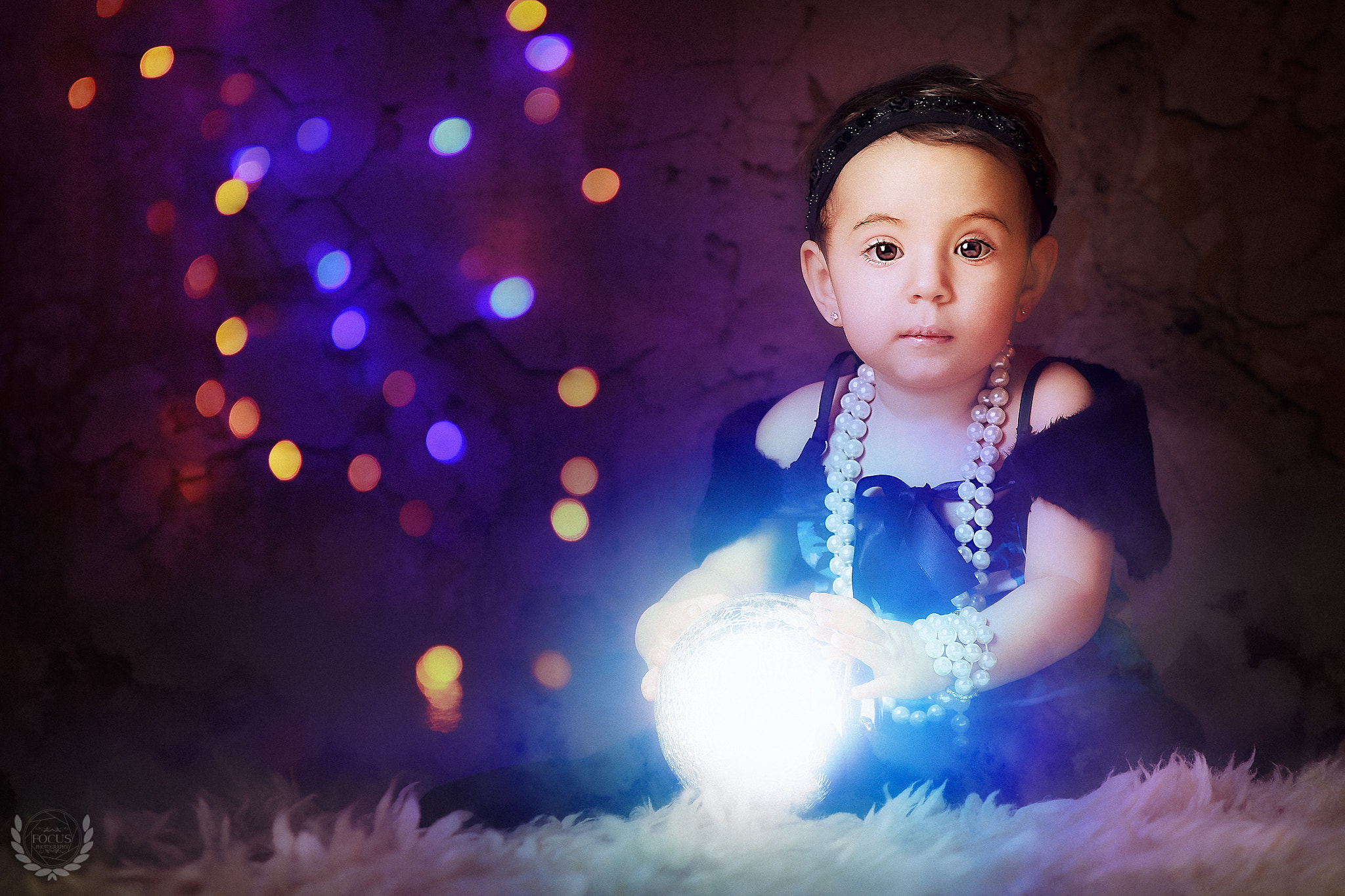 Sigma 70-200mm F2.8 EX DG OS HSM sample photo. Young fortune teller photography
