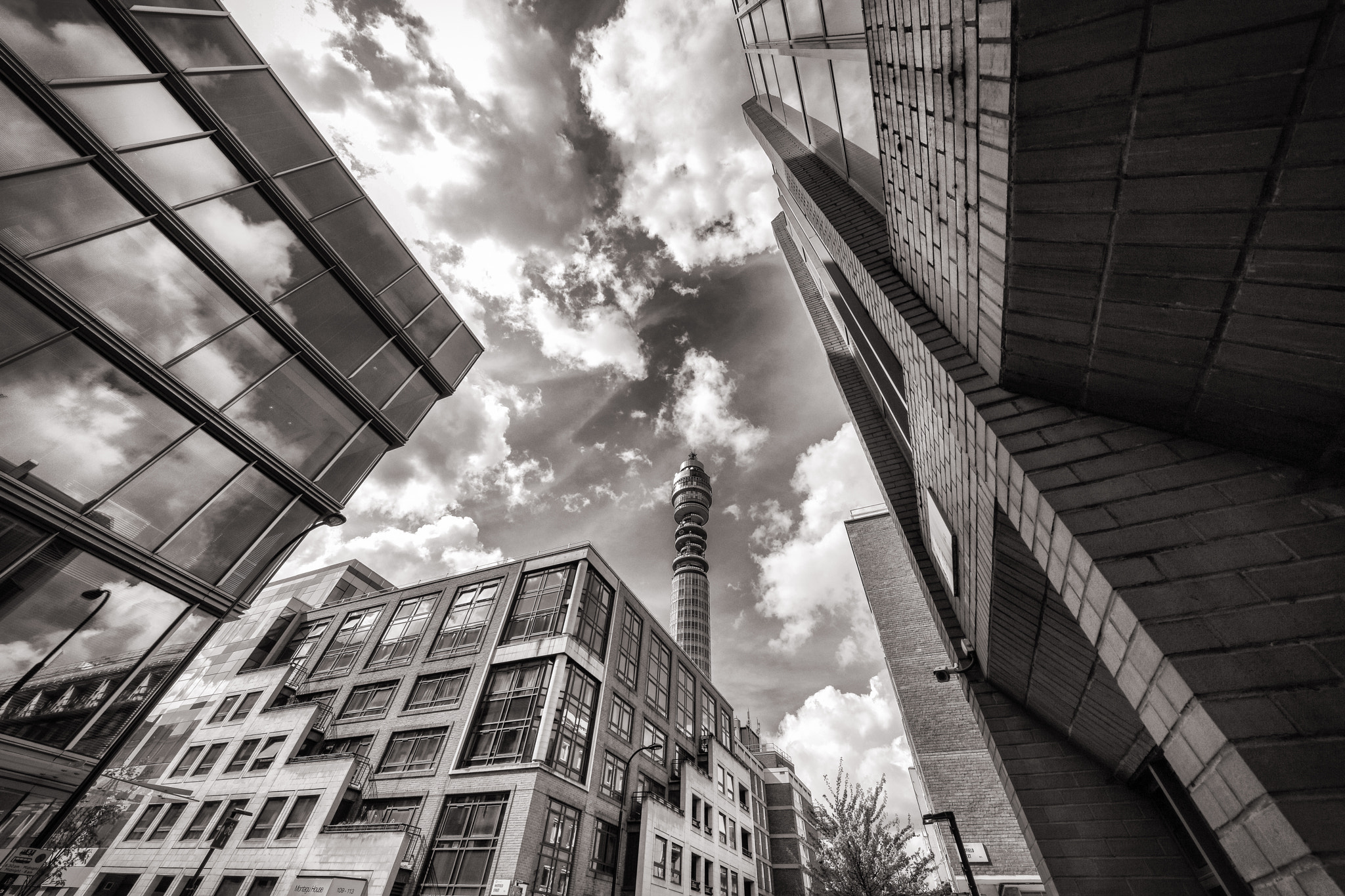 Canon EOS 5DS R + Canon EF 11-24mm F4L USM sample photo. U.k. london photography