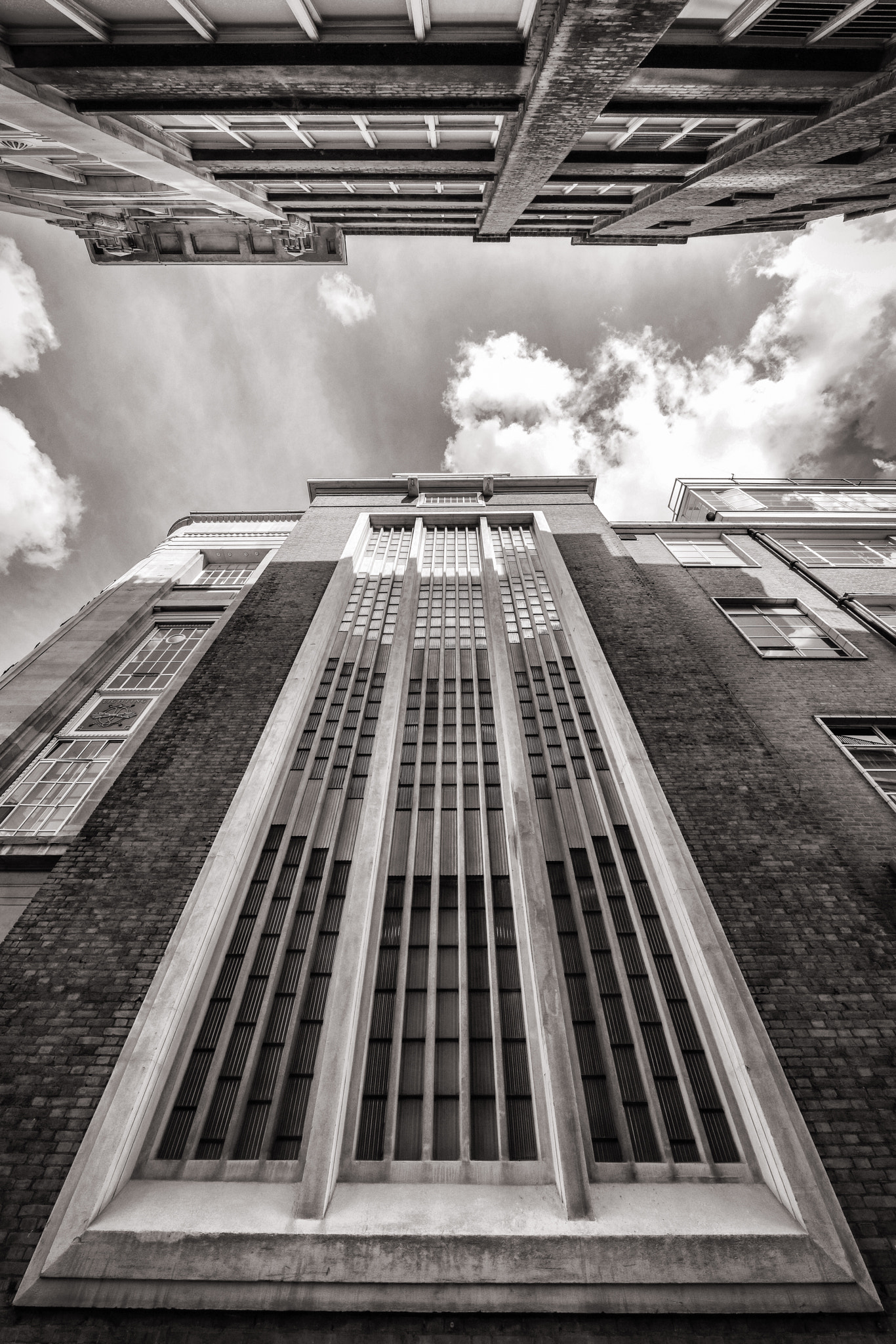 Canon EOS 5DS R + Canon EF 11-24mm F4L USM sample photo. U.k. london photography