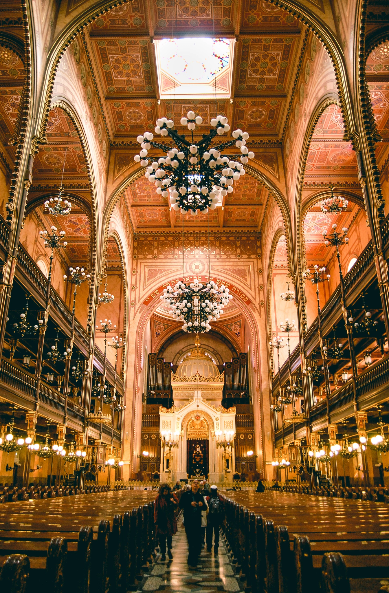 Nikon D200 sample photo. Budapest great synagogue photography