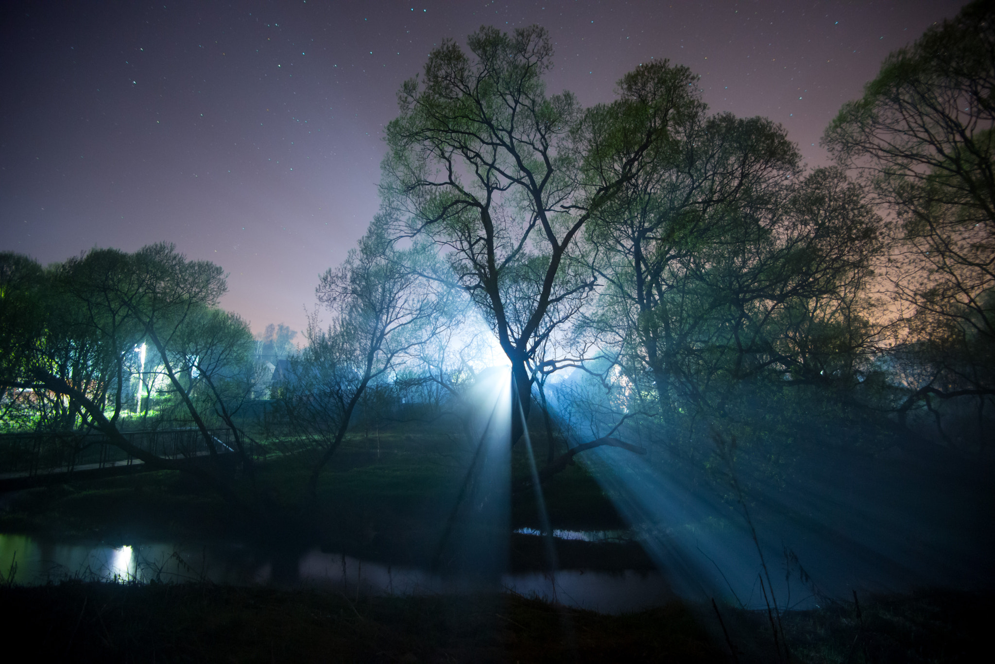 Tamron AF 19-35mm f/3.5-4.5 (A10) sample photo. Foggy midnight photography