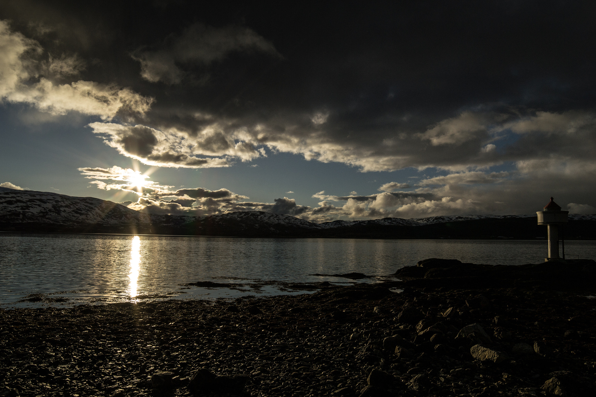 Samyang 14mm F2.8 ED AS IF UMC sample photo. Evening sun photography