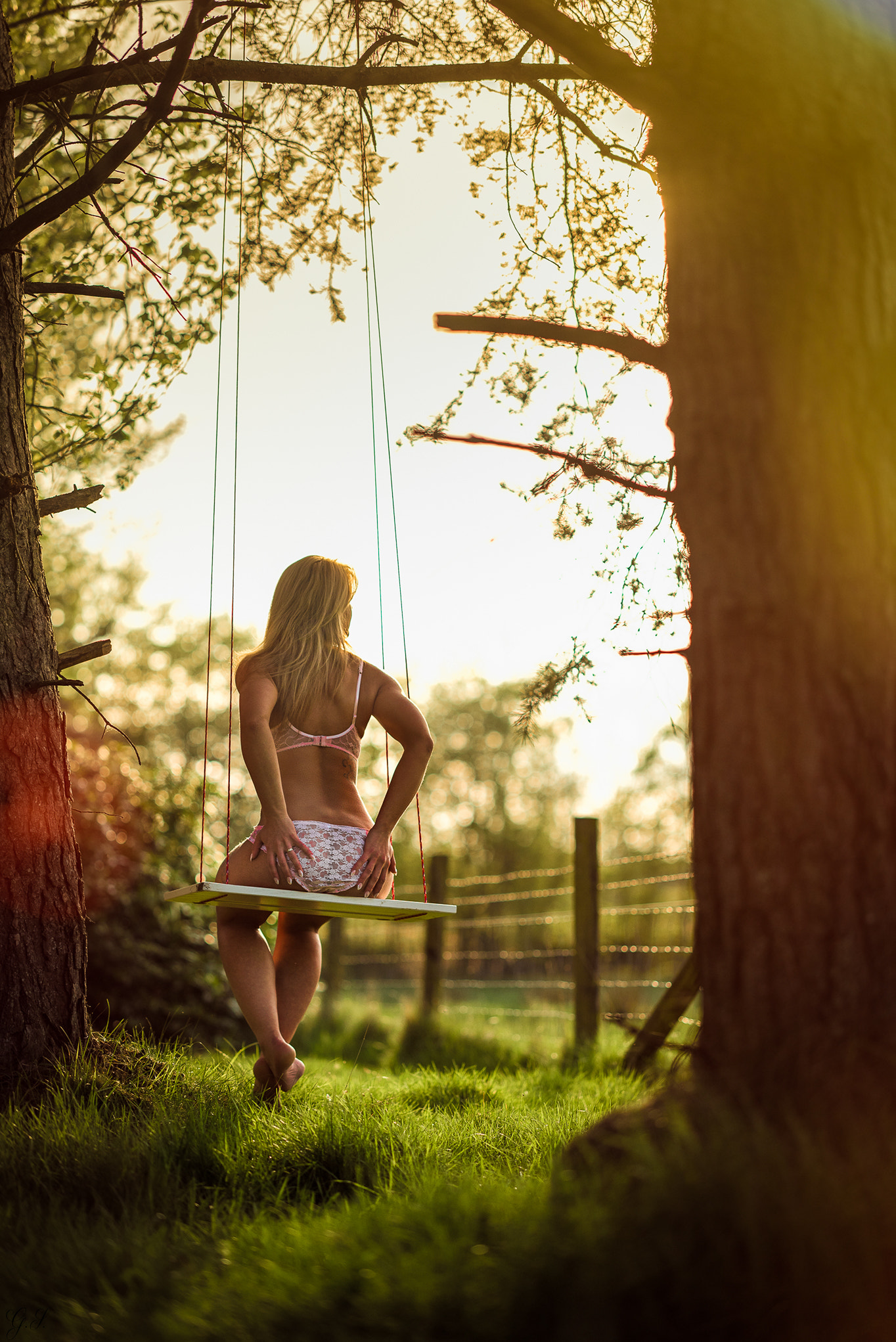 Nikon D750 + Zeiss Milvus 85mm f/1.4 sample photo. Golden time photography