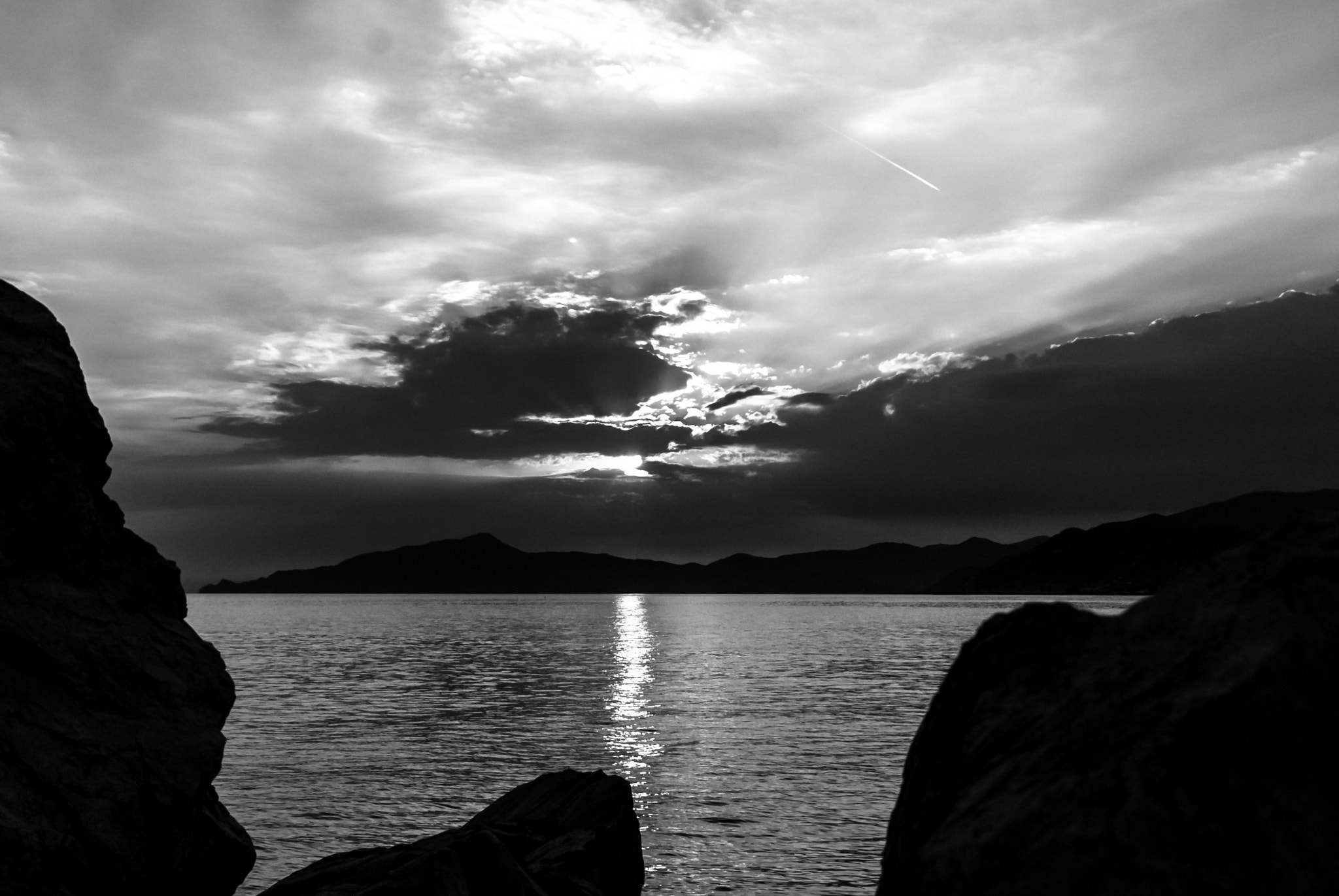 Nikon D80 + Tamron SP 24-70mm F2.8 Di VC USD sample photo. Sunset in bw photography