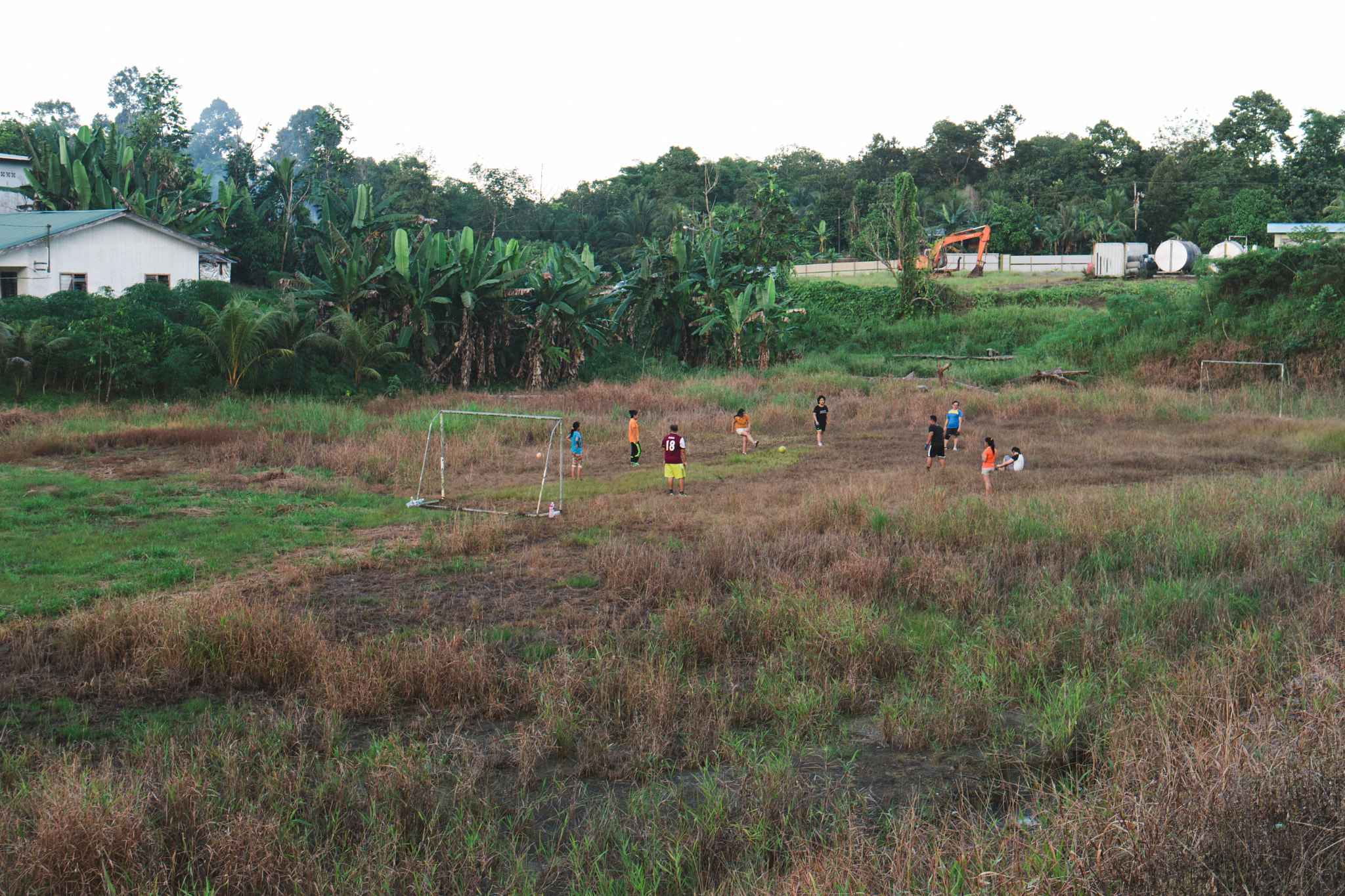 Samsung NX1 + Samsung NX 30mm F2 Pancake sample photo. Village football photography