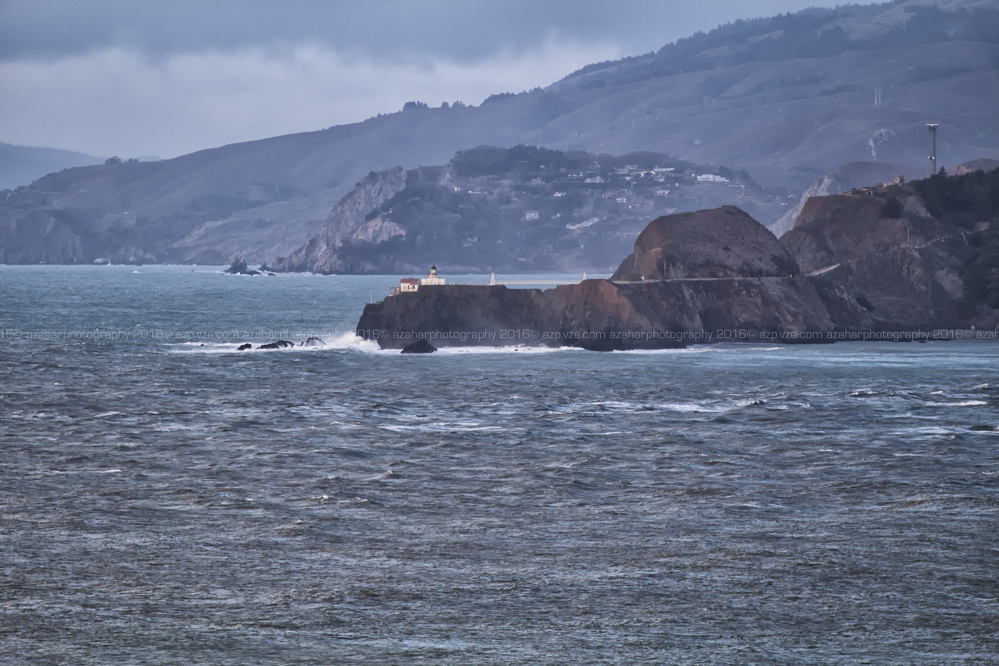 Canon EF 70-200mm F2.8L IS II USM sample photo. Little light house on the rock photography
