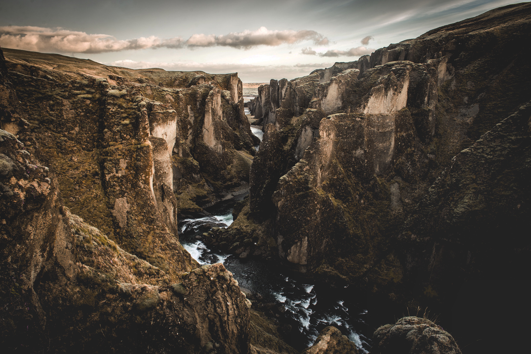 Nikon D600 + Nikon AF Nikkor 24mm F2.8D sample photo. Fjaðrárgljúfur canyon, southeast iceland. photography