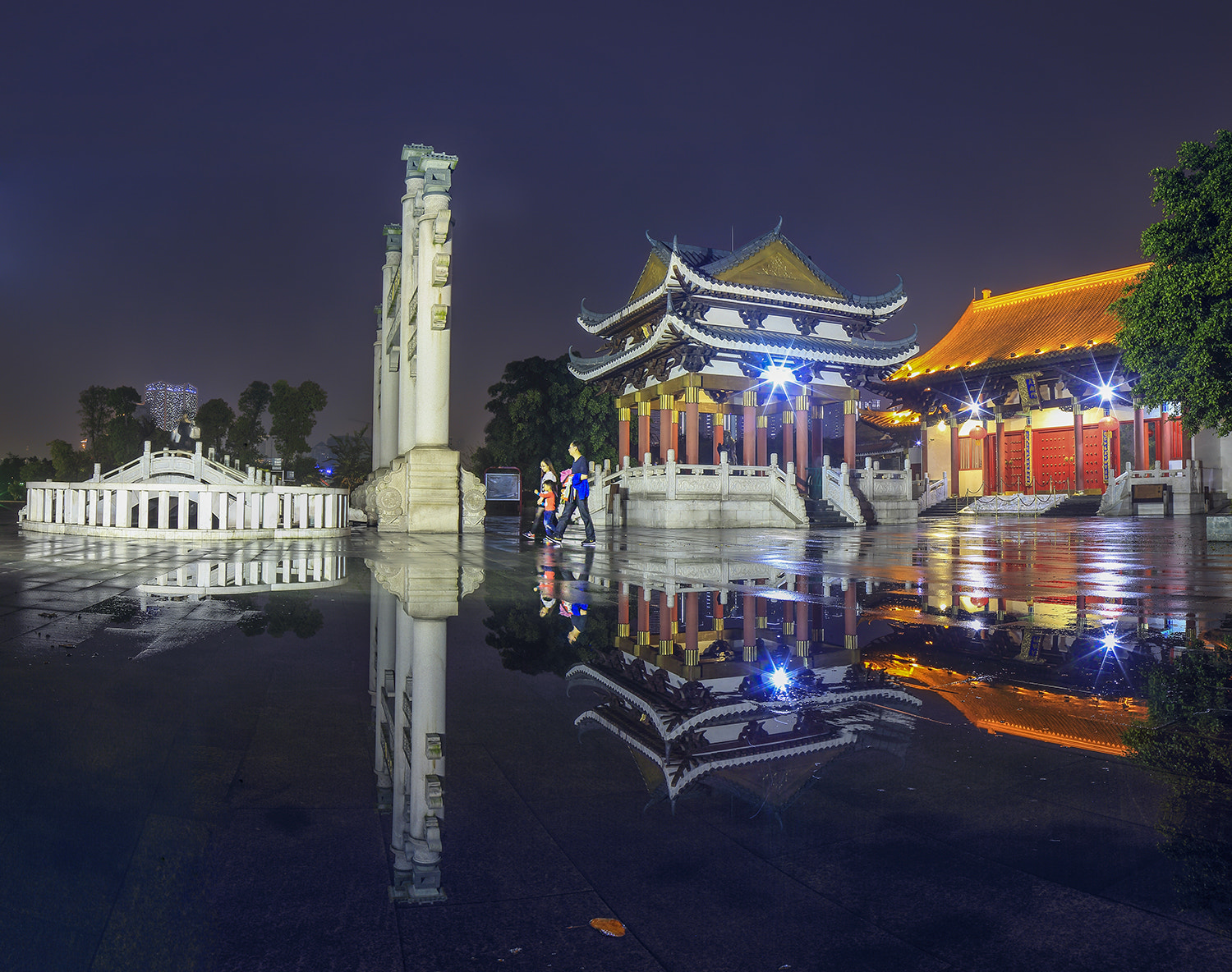 Canon TS-E 24.0mm f/3.5 L II sample photo. 文庙雨后 photography