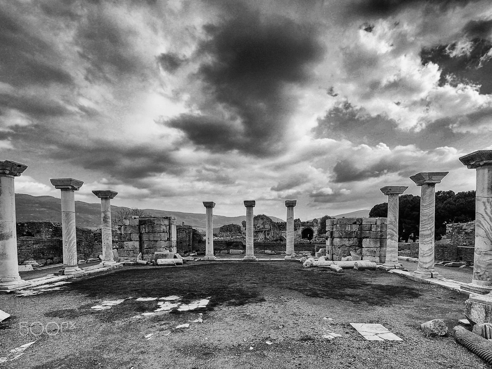 Panasonic Lumix G Vario 7-14mm F4 ASPH sample photo. Pillars of st john photography