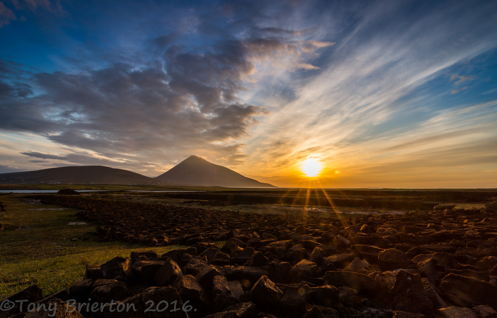 Sony a99 II + Sigma 20mm F1.8 EX DG Aspherical RF sample photo. Achill island sunset. photography