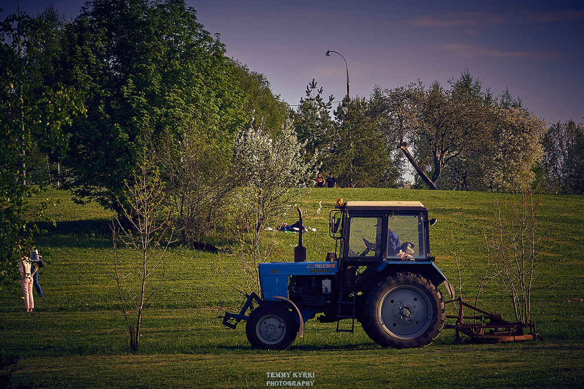 Olympus PEN E-PL5 + Sigma 60mm F2.8 DN Art sample photo. Tractor photography