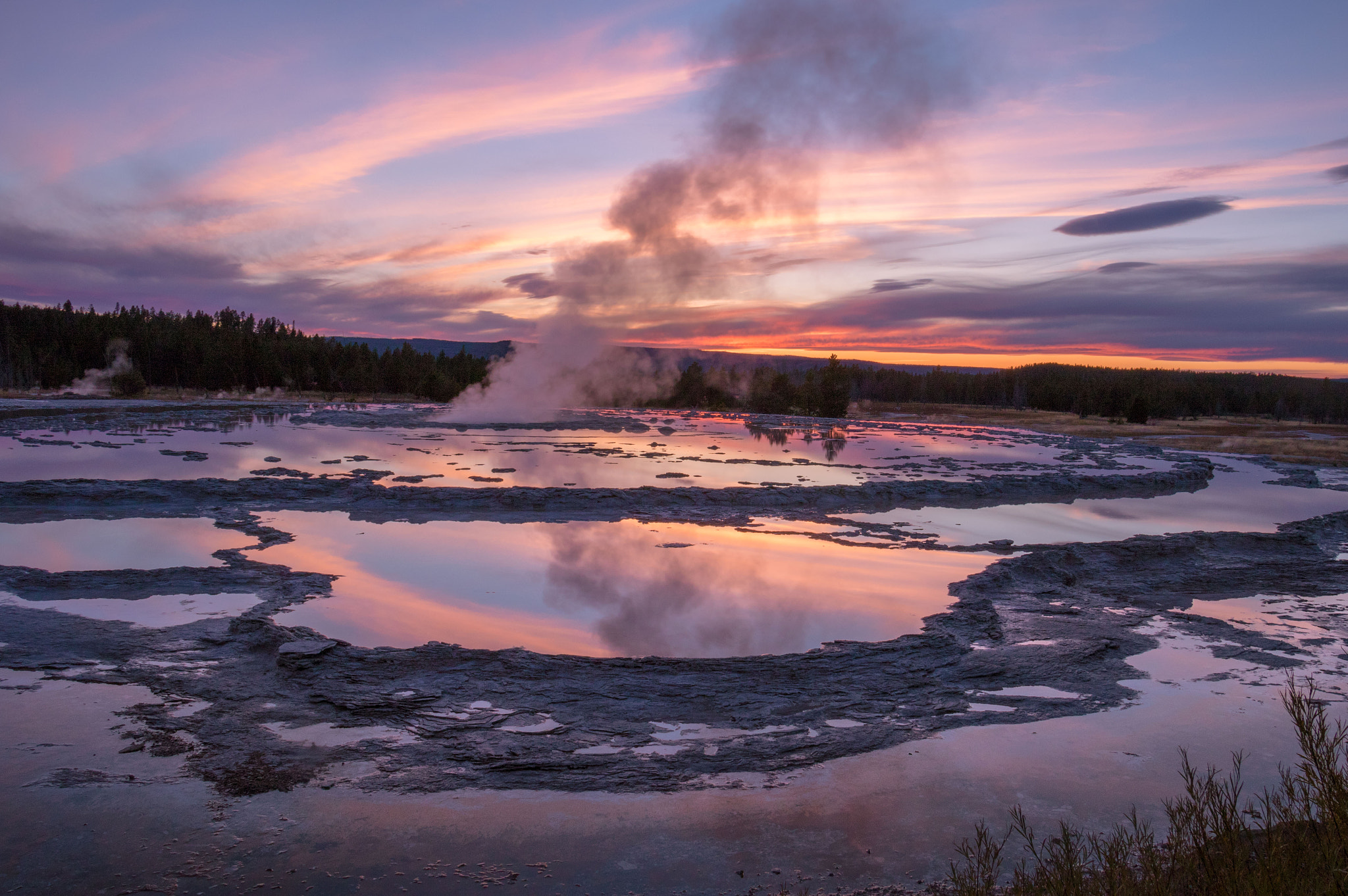 Canon EF-S 18-135mm F3.5-5.6 IS STM sample photo. Burning geyser photography