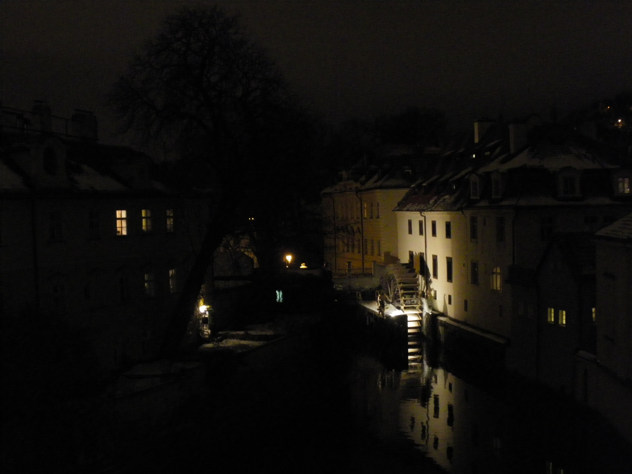 Pentax Optio M50 sample photo. Low light scenery from charles bridge photography