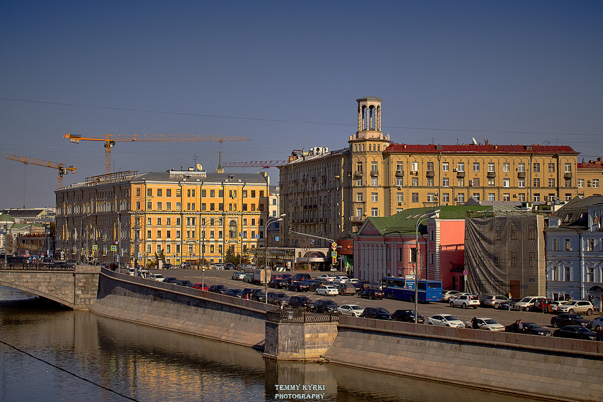 Olympus PEN E-PL5 + Sigma 30mm F2.8 DN Art sample photo. City photography