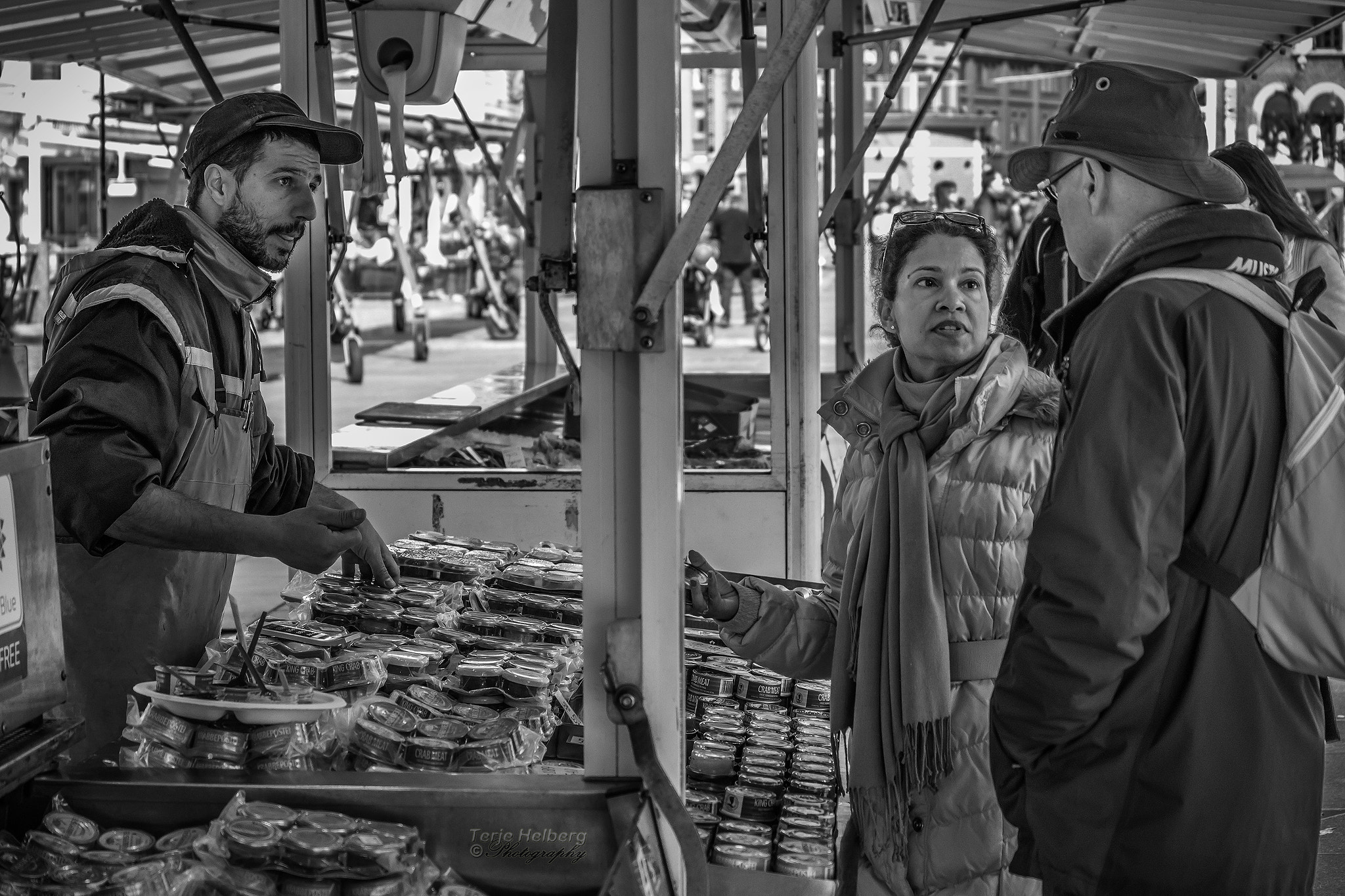 Samsung NX1000 + Samsung NX 50-200mm F4-5.6 ED OIS sample photo. On the market photography