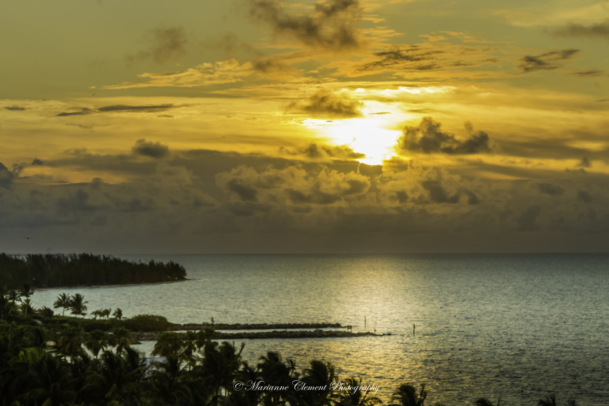 Canon EF-S 17-85mm F4-5.6 IS USM sample photo. Island sunrise photography
