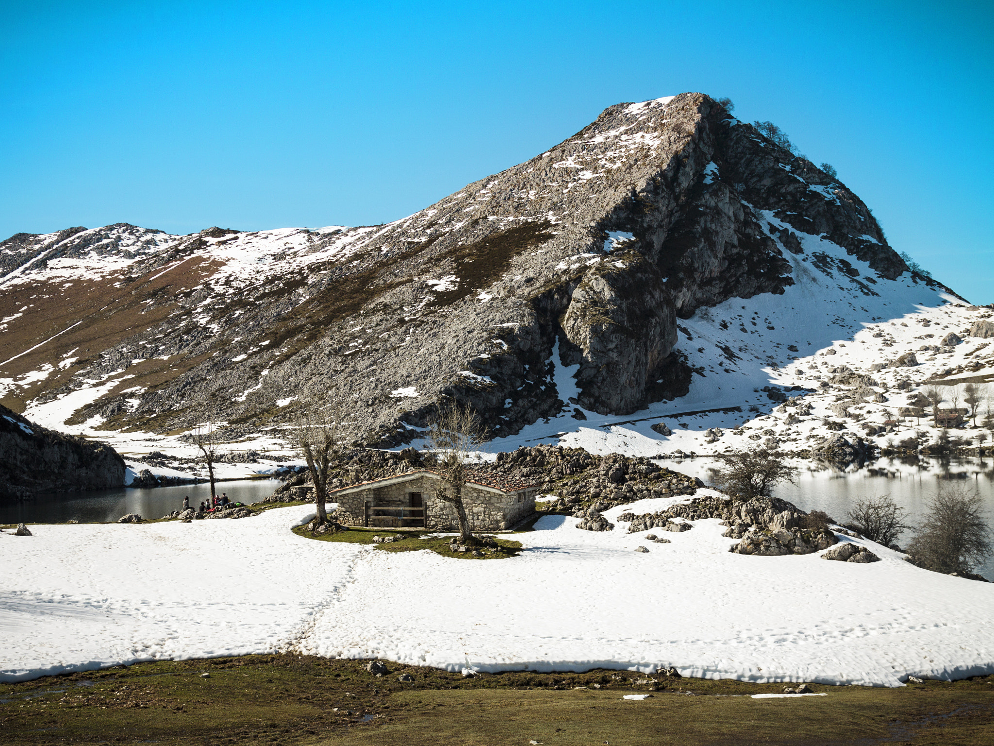 Sigma 17-70mm F2.8-4 DC Macro OS HSM sample photo. Lago enol photography