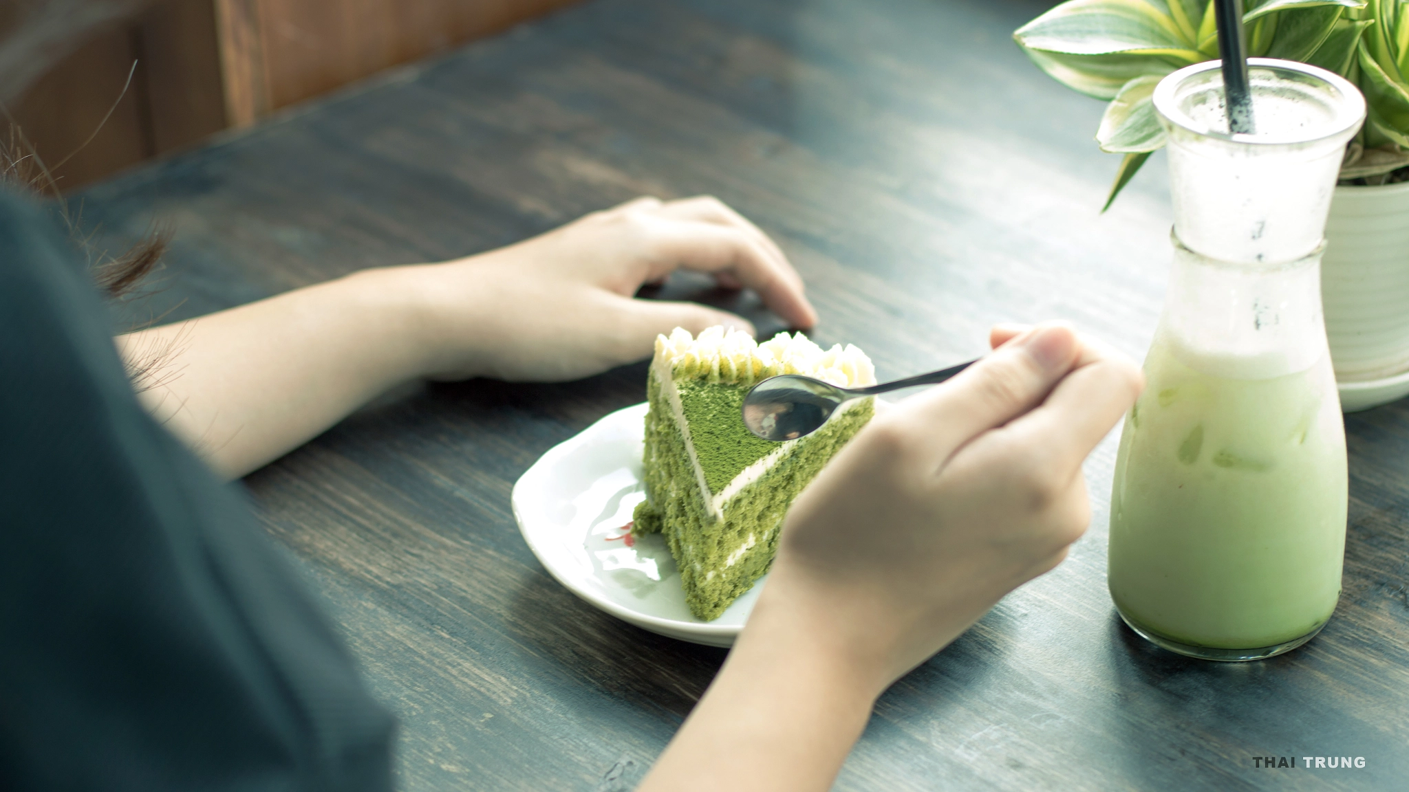 Canon EOS 700D (EOS Rebel T5i / EOS Kiss X7i) + Canon EF 50mm F1.4 USM sample photo. Cake photography