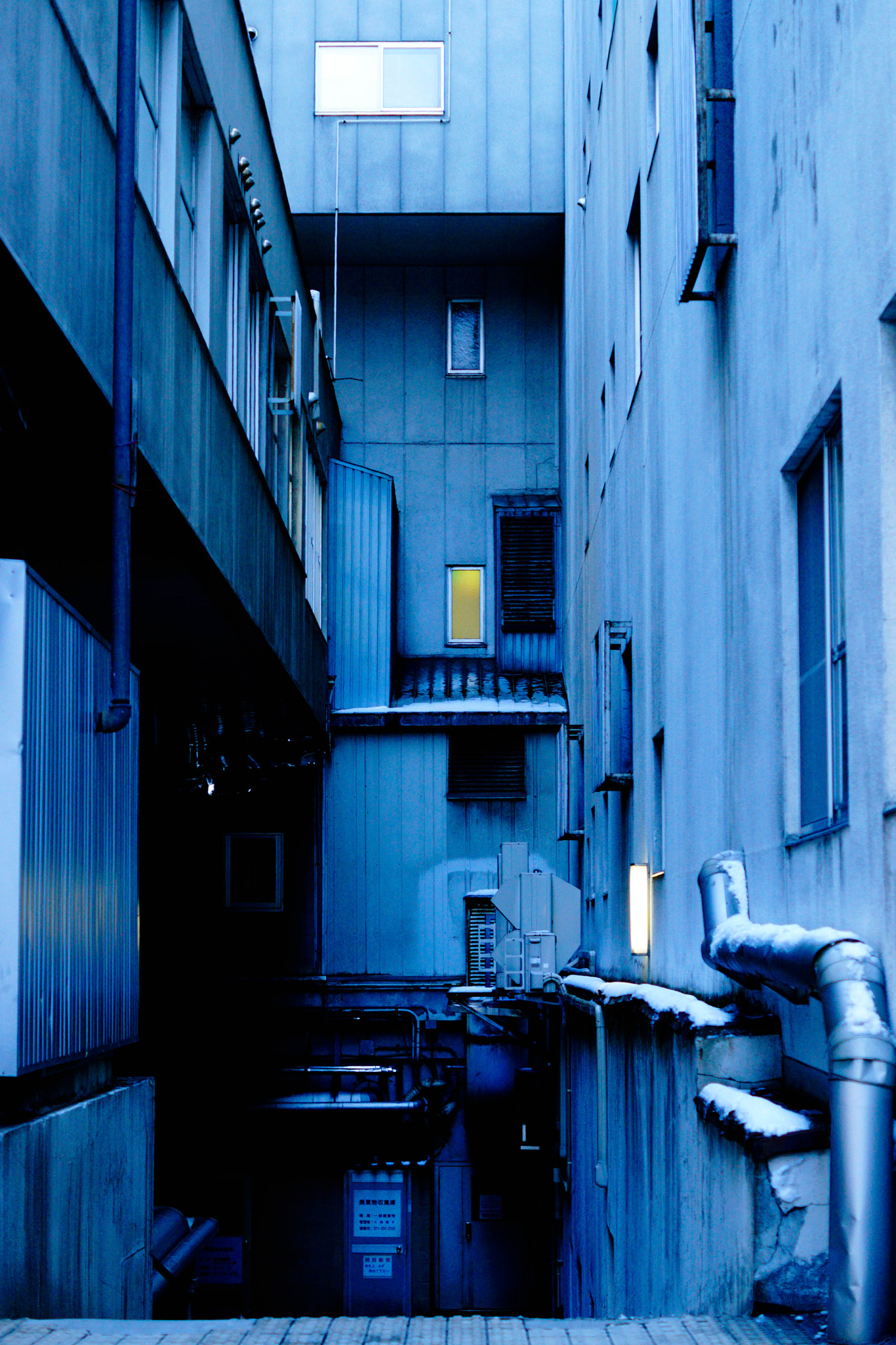 Sony ILCA-77M2 + Sony DT 50mm F1.8 SAM sample photo. Back street photography