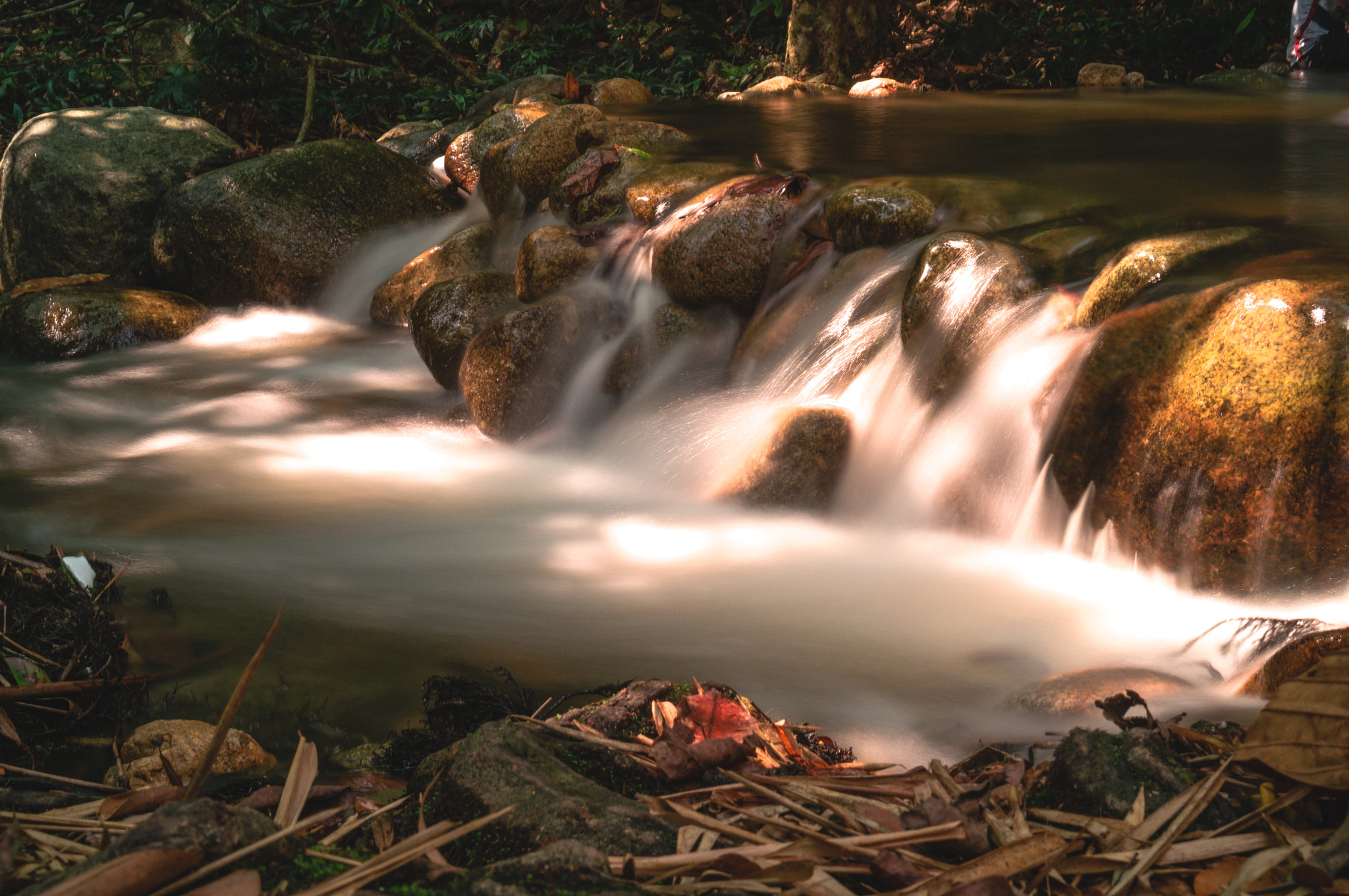 Sony Alpha NEX-6 + Sony E 35mm F1.8 OSS sample photo. Mountain water photography