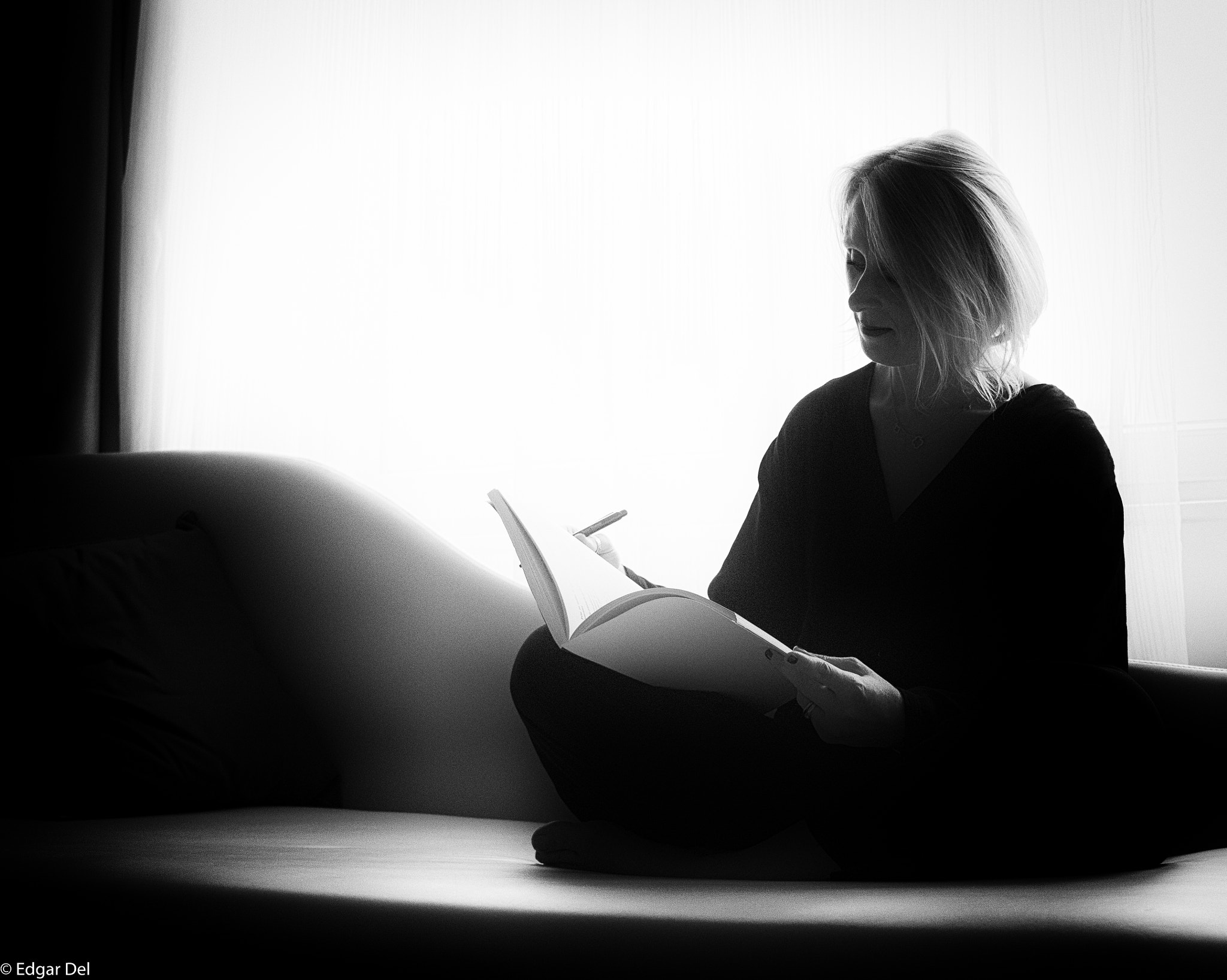 Canon EF 24-105mm F3.5-5.6 IS STM sample photo. La lectrice photography