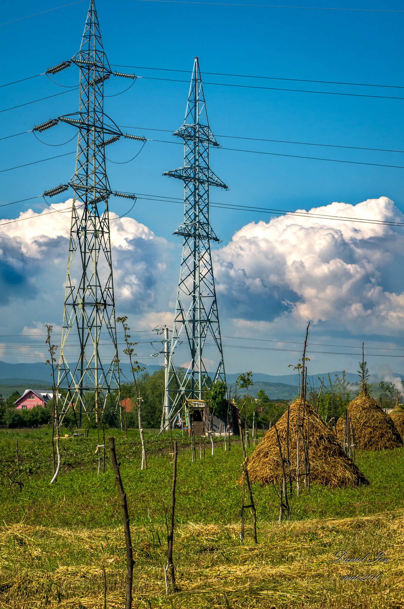 smc PENTAX-FA 28-80mm F3.5-4.7 sample photo. Line and clouds photography