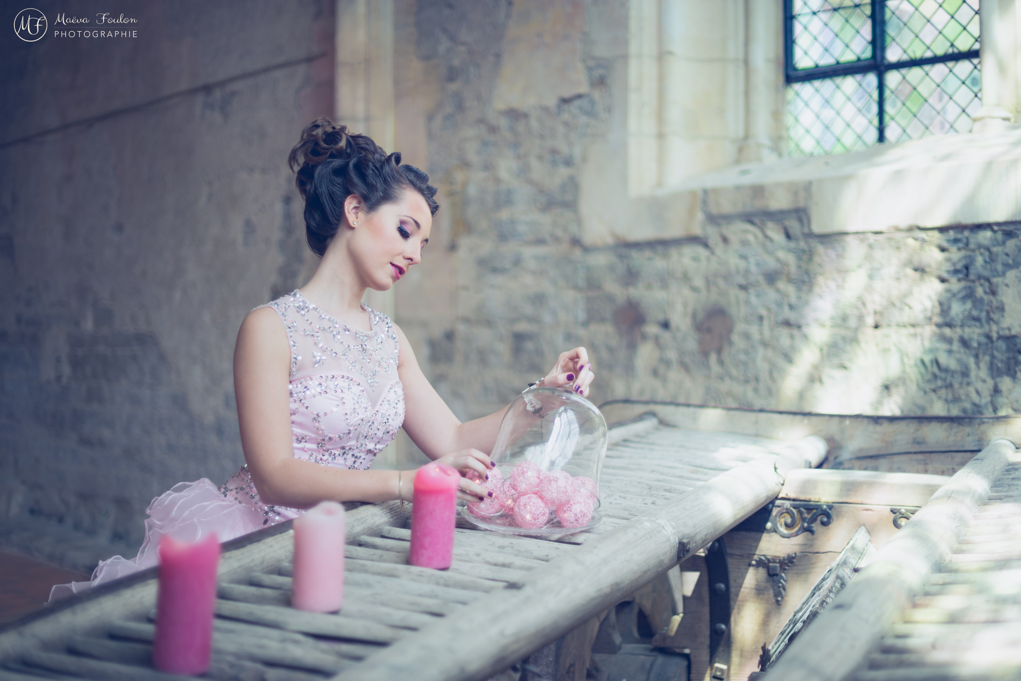 Sony a7 II + Sony 50mm F1.4 sample photo. Princesse dans une abbaye du xiie siècle photography
