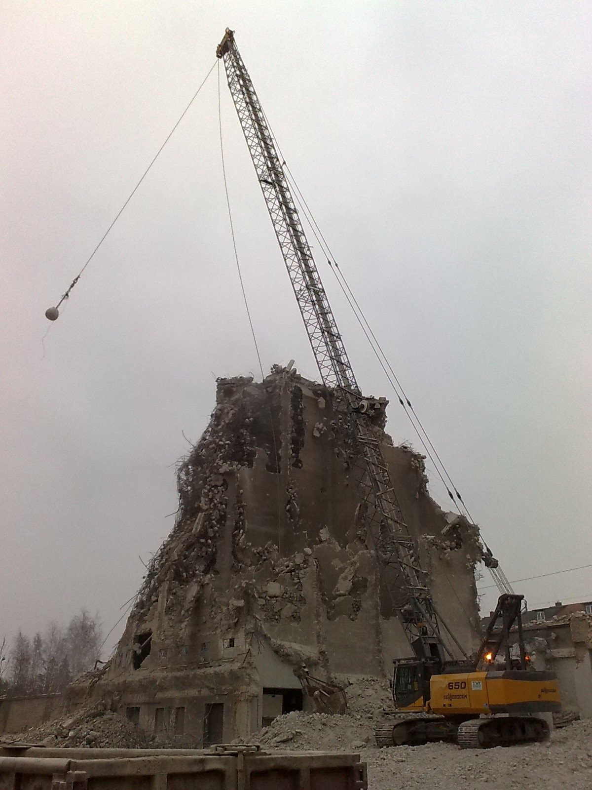 Nokia N82 sample photo. Winnipeg demolition contractors photography