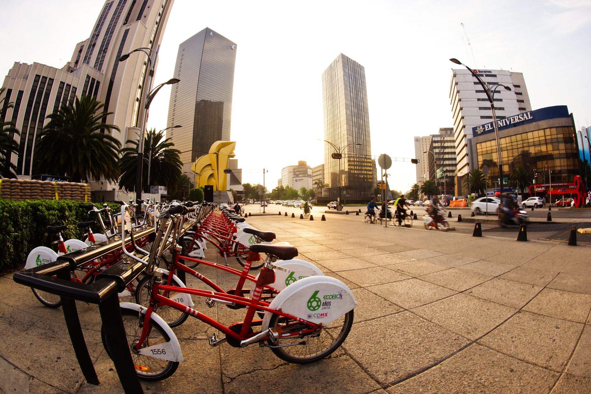 Sony 16mm F2.8 Fisheye sample photo. Urban commute photography