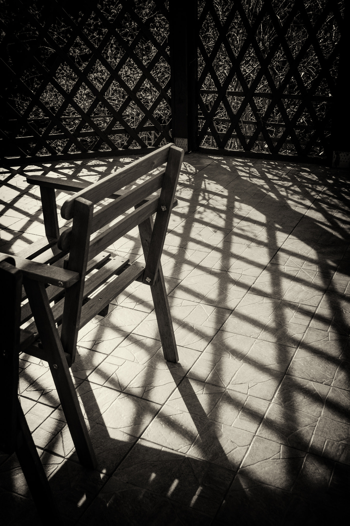 Samsung NX30 + Samsung NX 12-24mm F4-5.6 ED sample photo. Chairs and shadows photography
