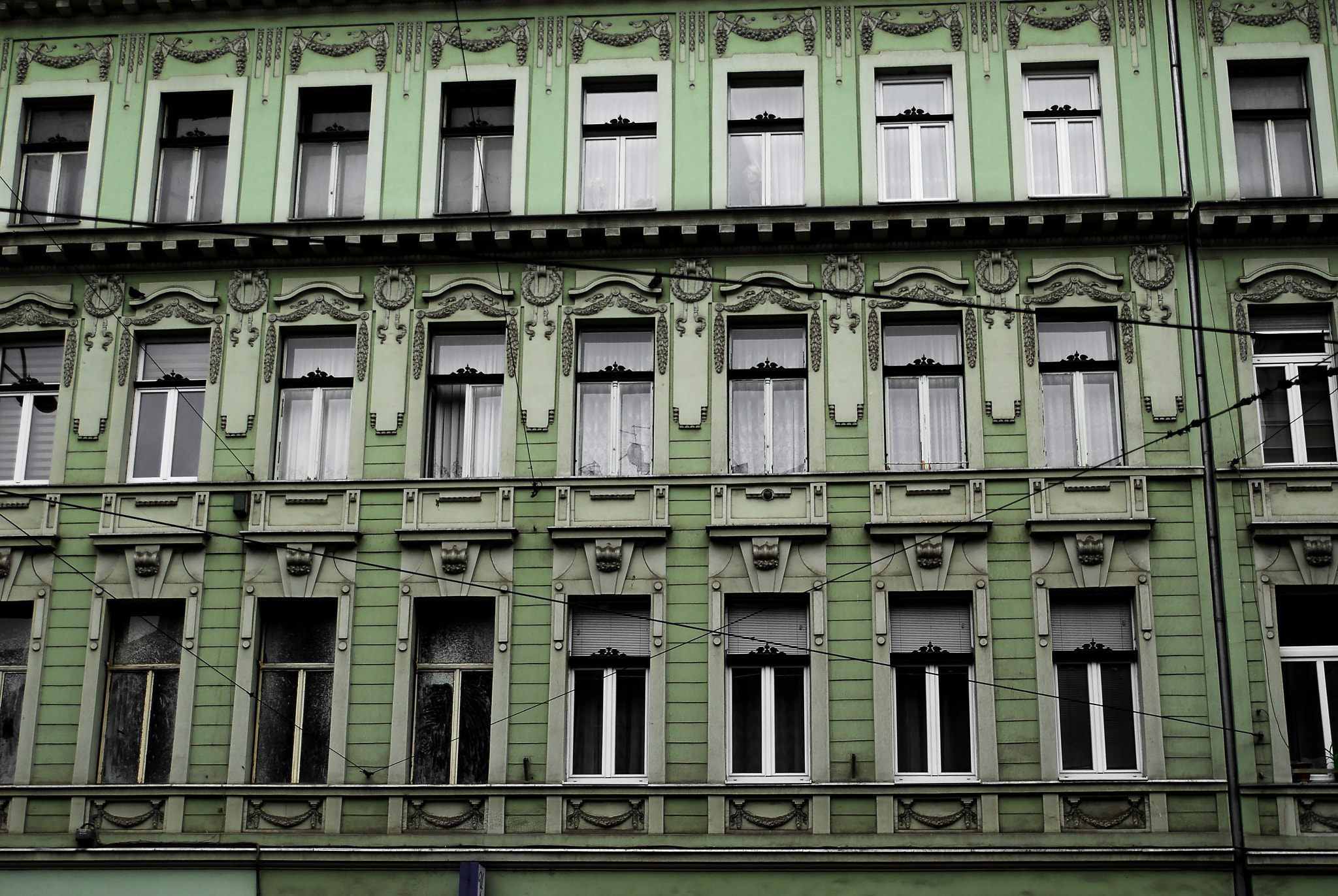 Nikon D200 sample photo. City windows photography