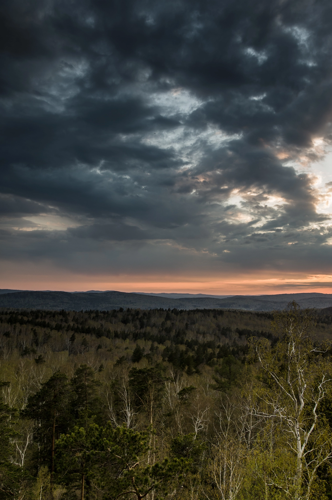 Sigma 20mm F1.8 EX DG Aspherical RF sample photo. Leaden skies photography