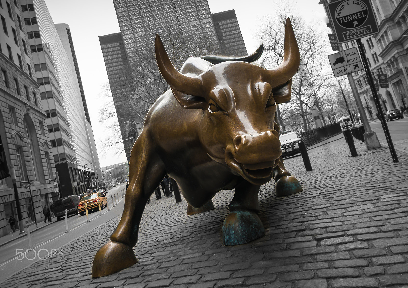 Sony a7R II + Sony E 10-18mm F4 OSS sample photo. Wall street leanings photography