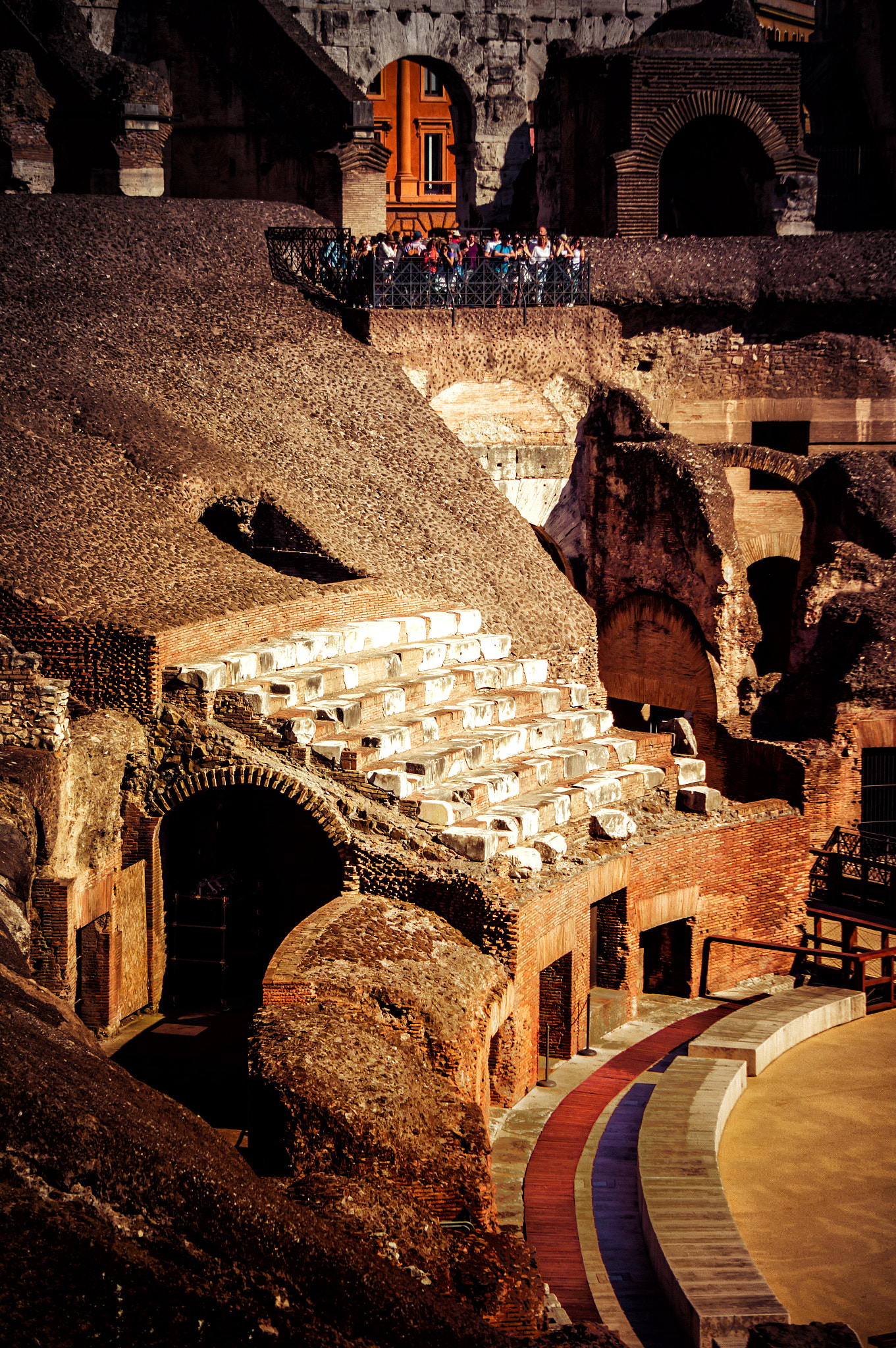 Sony Alpha NEX-3N + Sony E 55-210mm F4.5-6.3 OSS sample photo. The royal suite at the colosseum photography