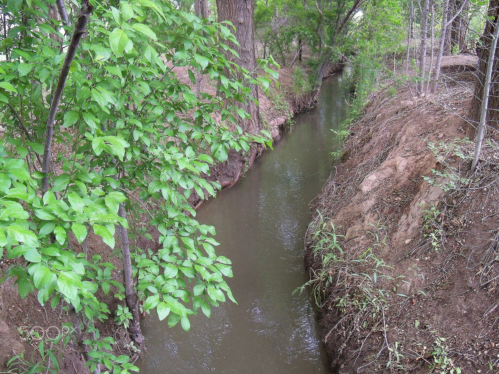 Kodak EasyShare Z915 sample photo. Water way photography