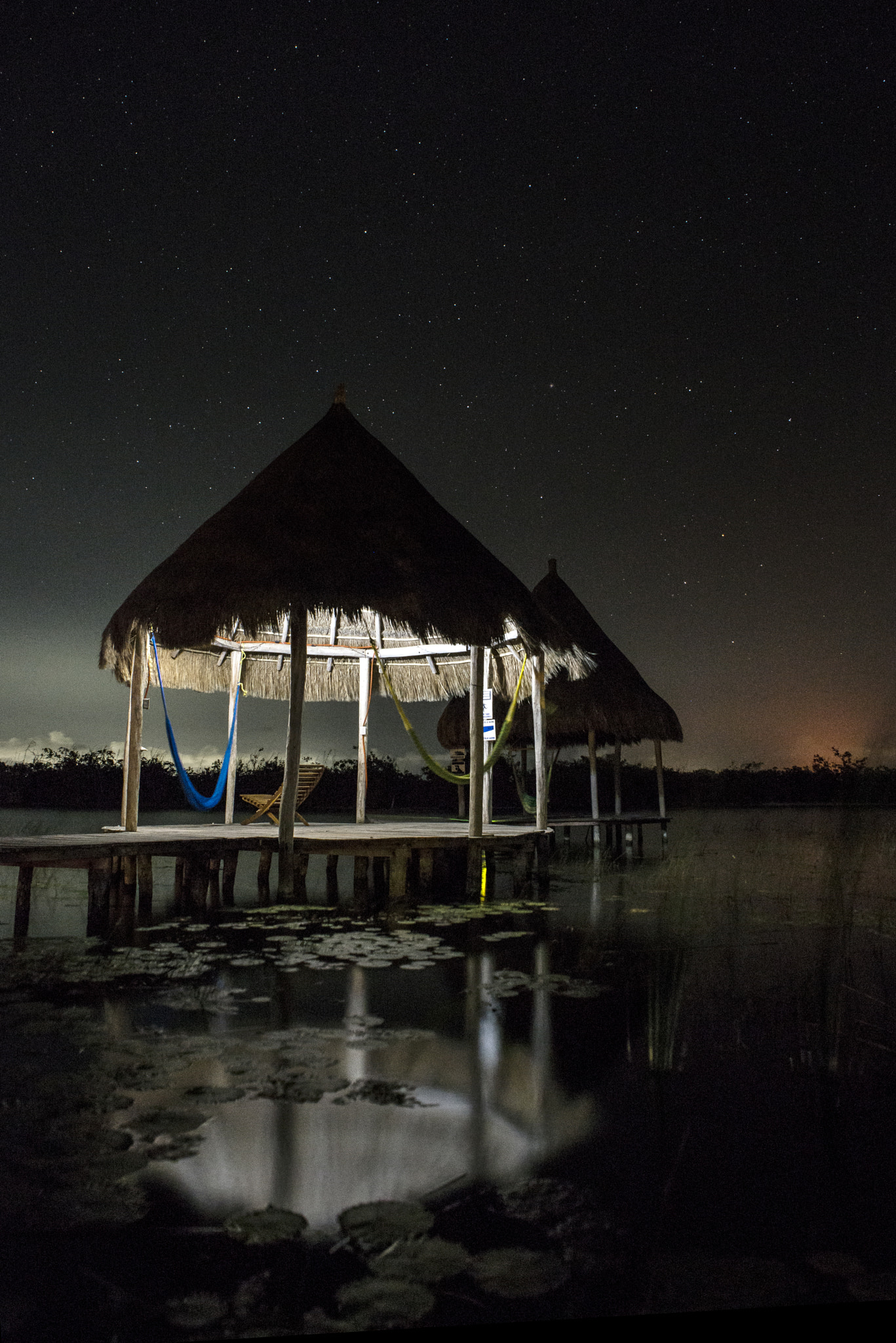 Nikon D610 + AF Nikkor 24mm f/2.8 sample photo. Reflejos nocturnos photography